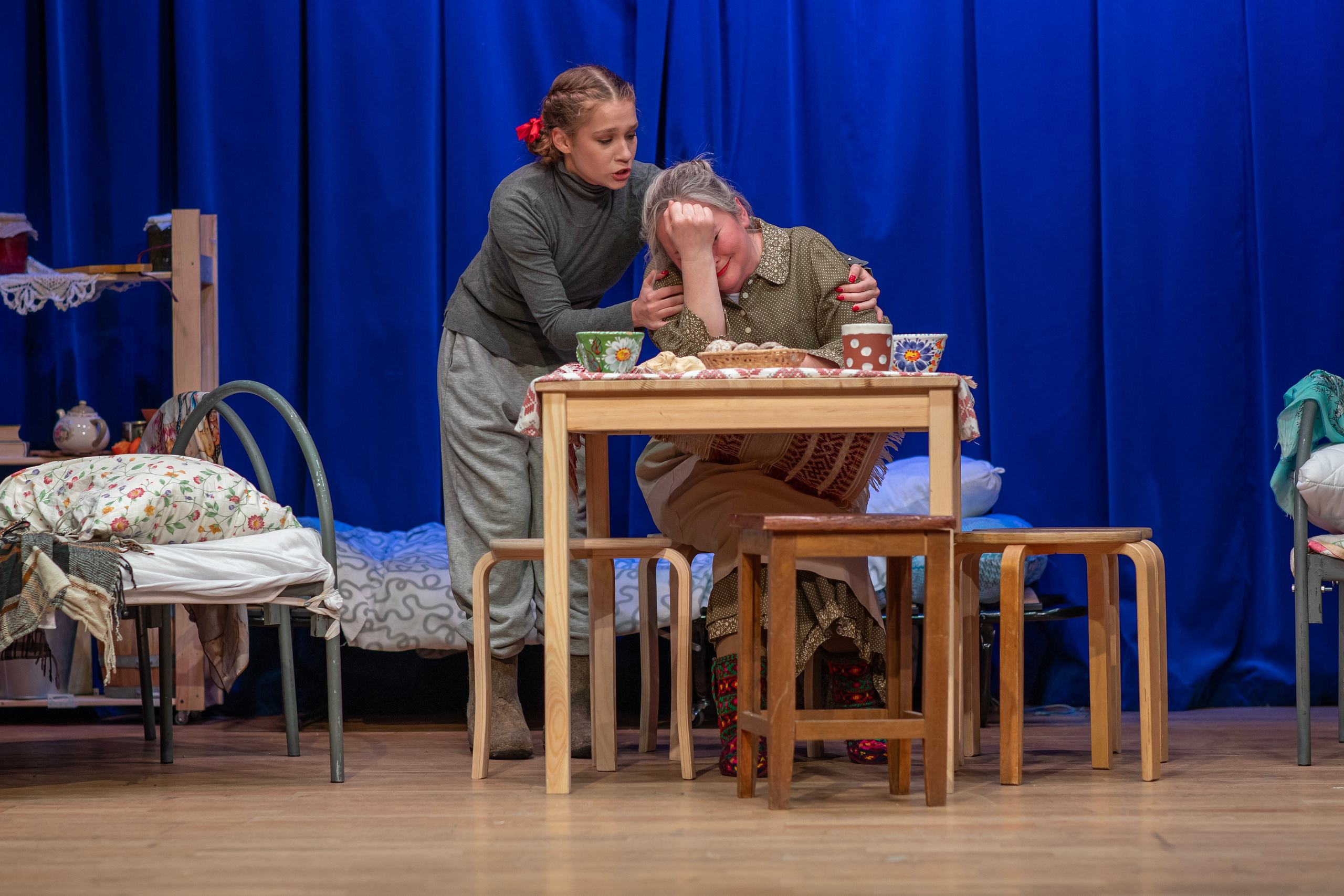 «Девчата», спектакль театральной студии «Дом». Фотограф Сергей Ловкий