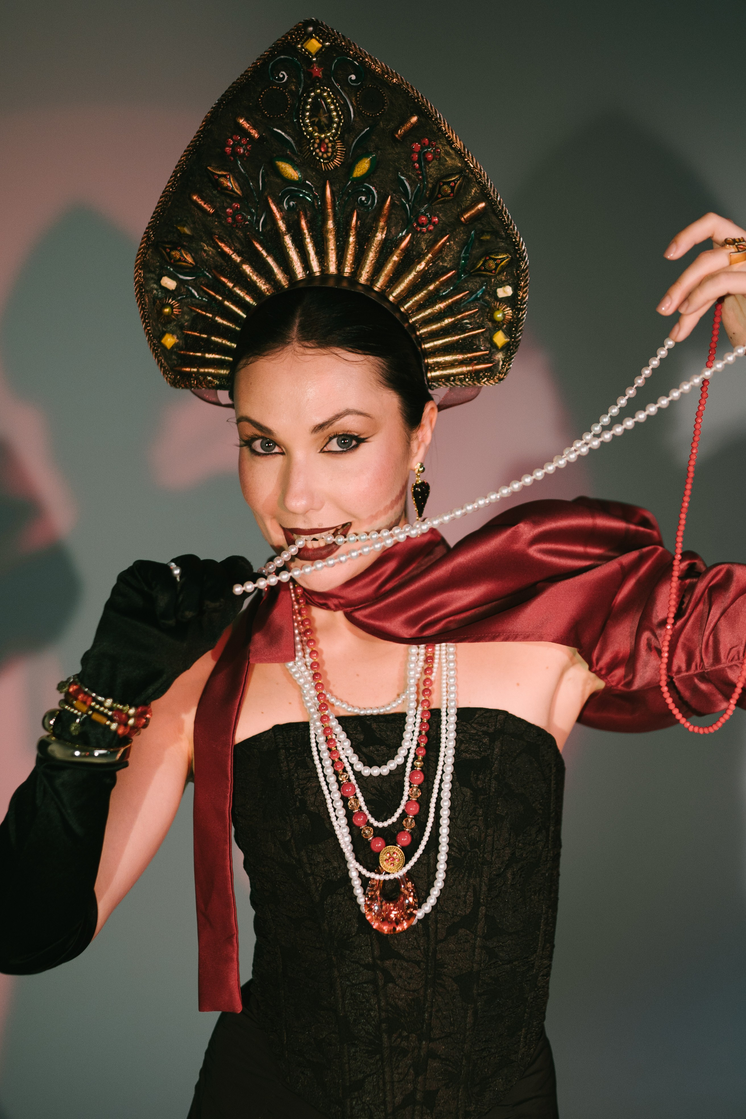 Образ для ведущей мероприятий в стиле «Русский китч». Стилист медийных личностей