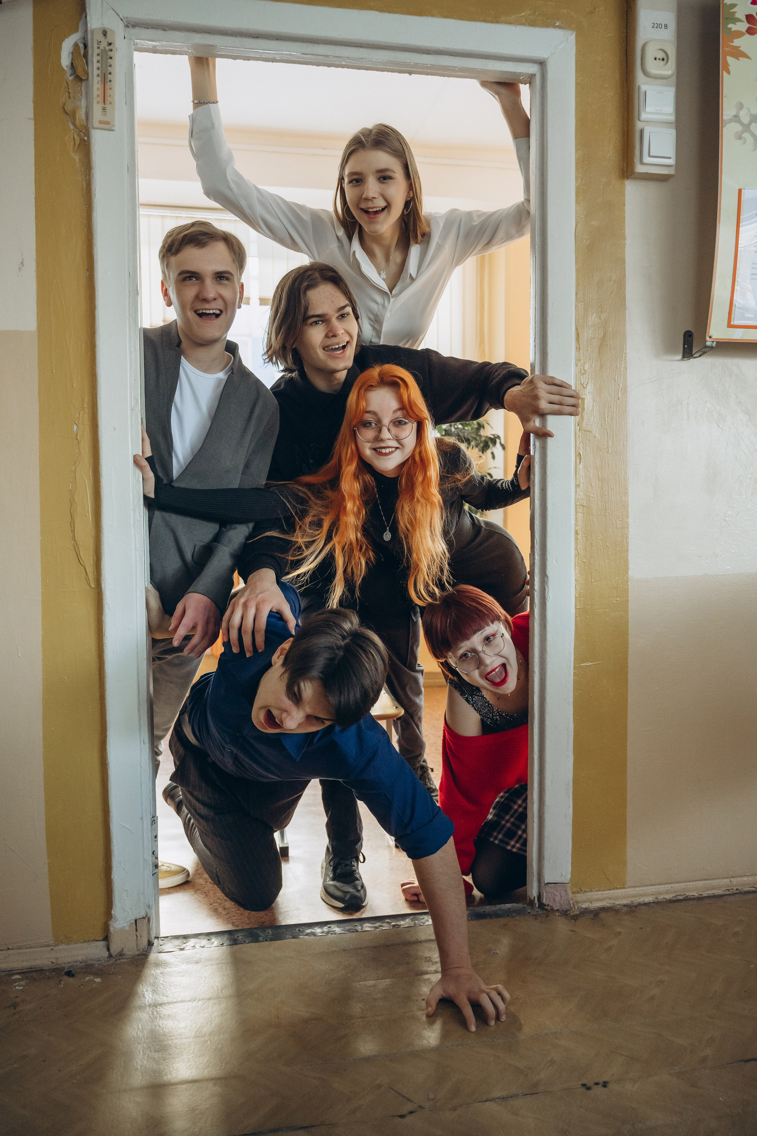 ВЫПУСКНИКИ 9 КЛАСС. МАРГАРИТА КУДРЯШОВА СВАДЕБНЫЙ И СЕМЕЙНЫЙ ФОТОГРАФ ТВЕРЬ МОСКВА