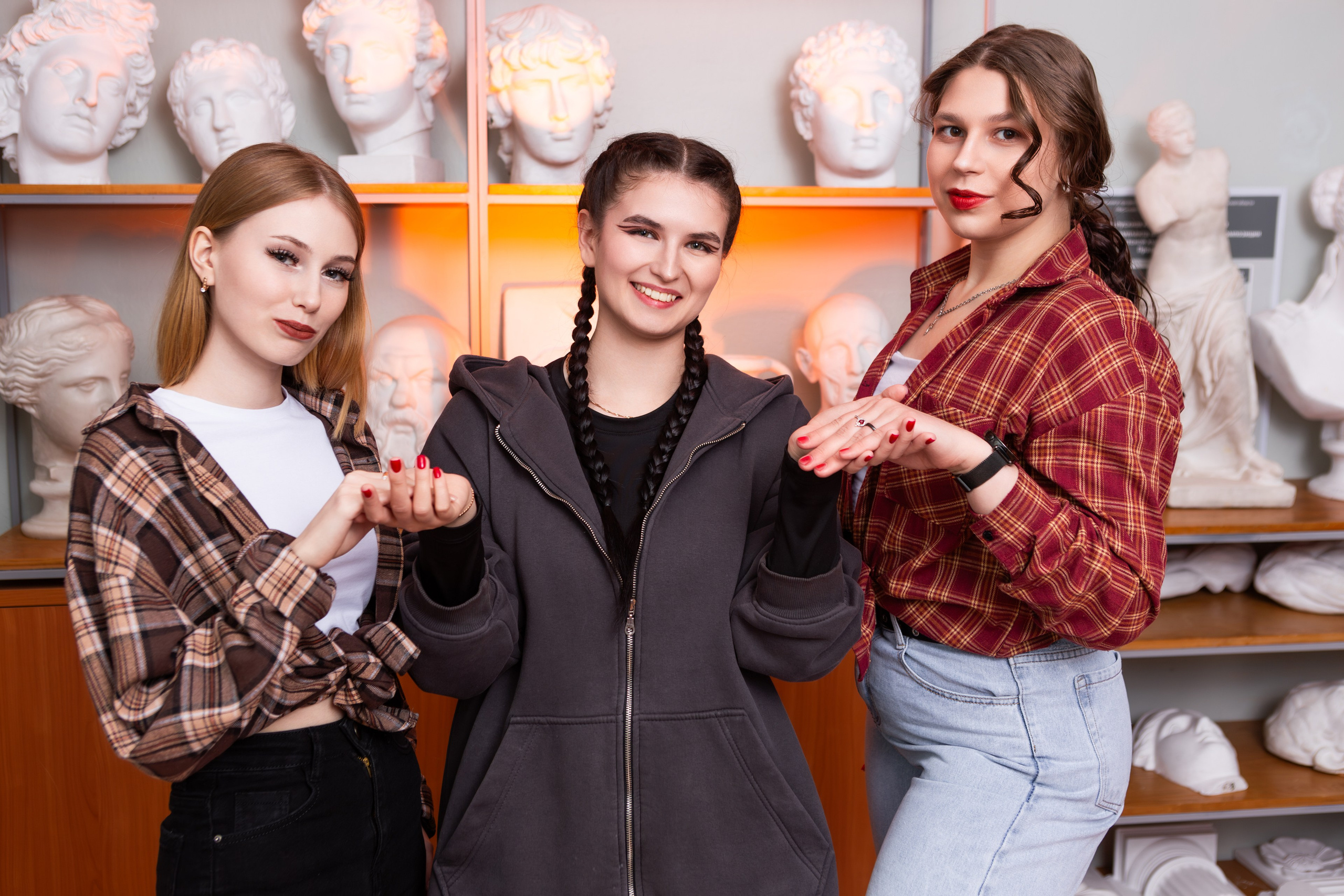 ФОТОСЕССИЯ В АУДИТОРИИ ДЛЯ БУДУЩИХ УЧИТЕЛЕЙ — выпускников Чернского профессионально-педагогического колледжа. ТВОЙ АЛЬБОМ / ТВОИ ПРАВИЛА