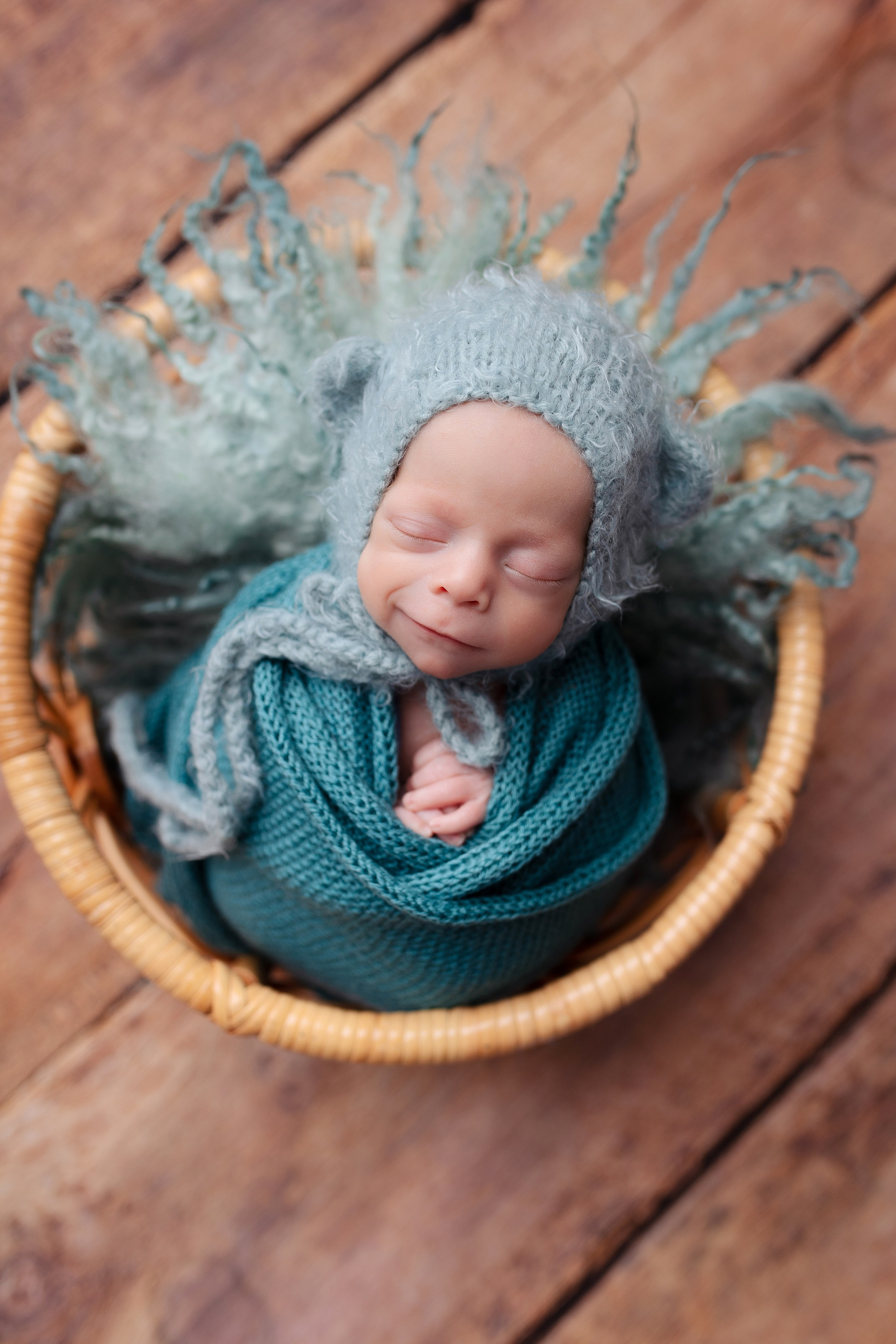 Новорожденные. Детский фотограф новорожденных Москва. годики под ключ. своя студия