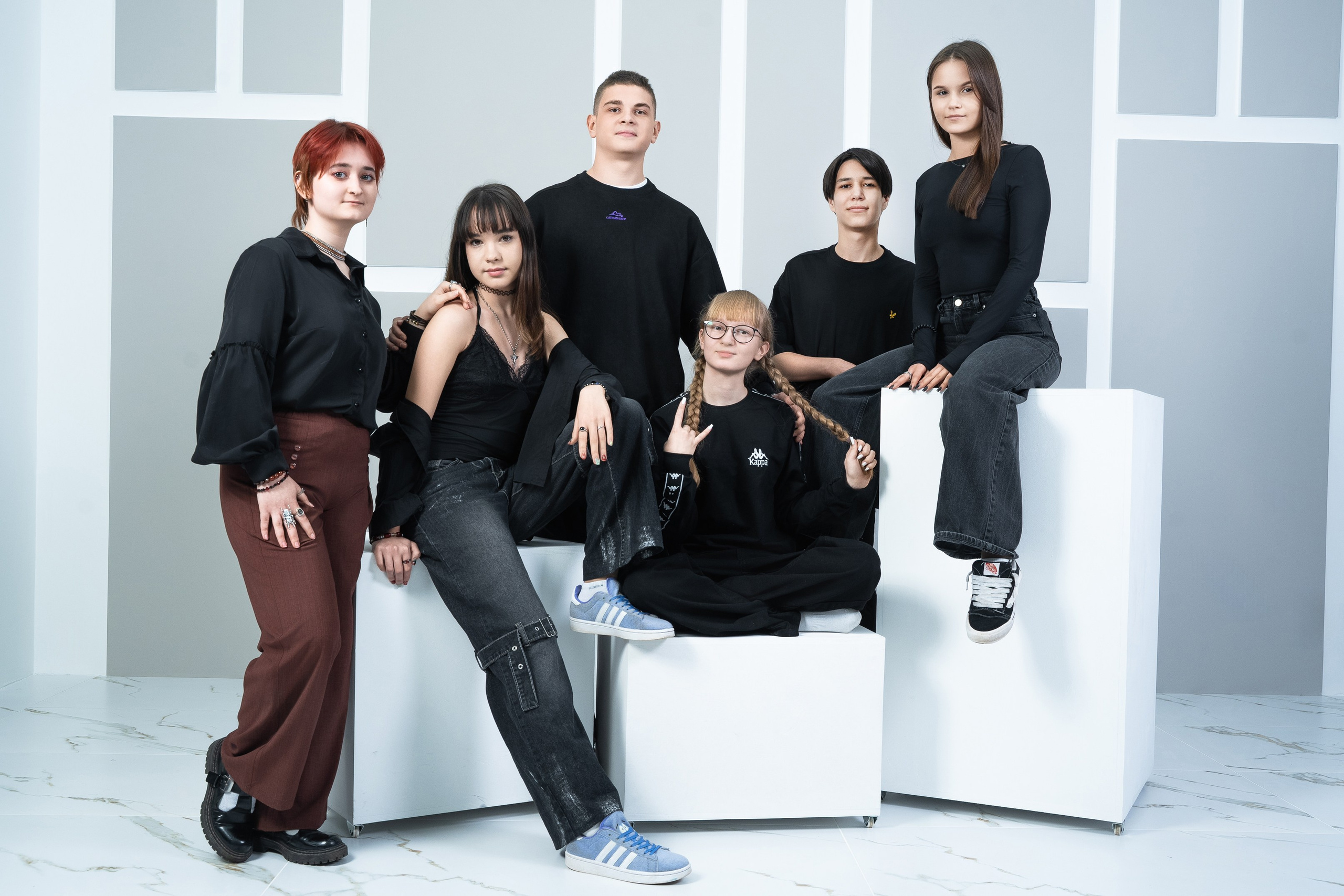 Выпускная фотосессия в фотостудии. Выпускные альбомы Нижнекамск Набережные Челны Фотостудия Небо