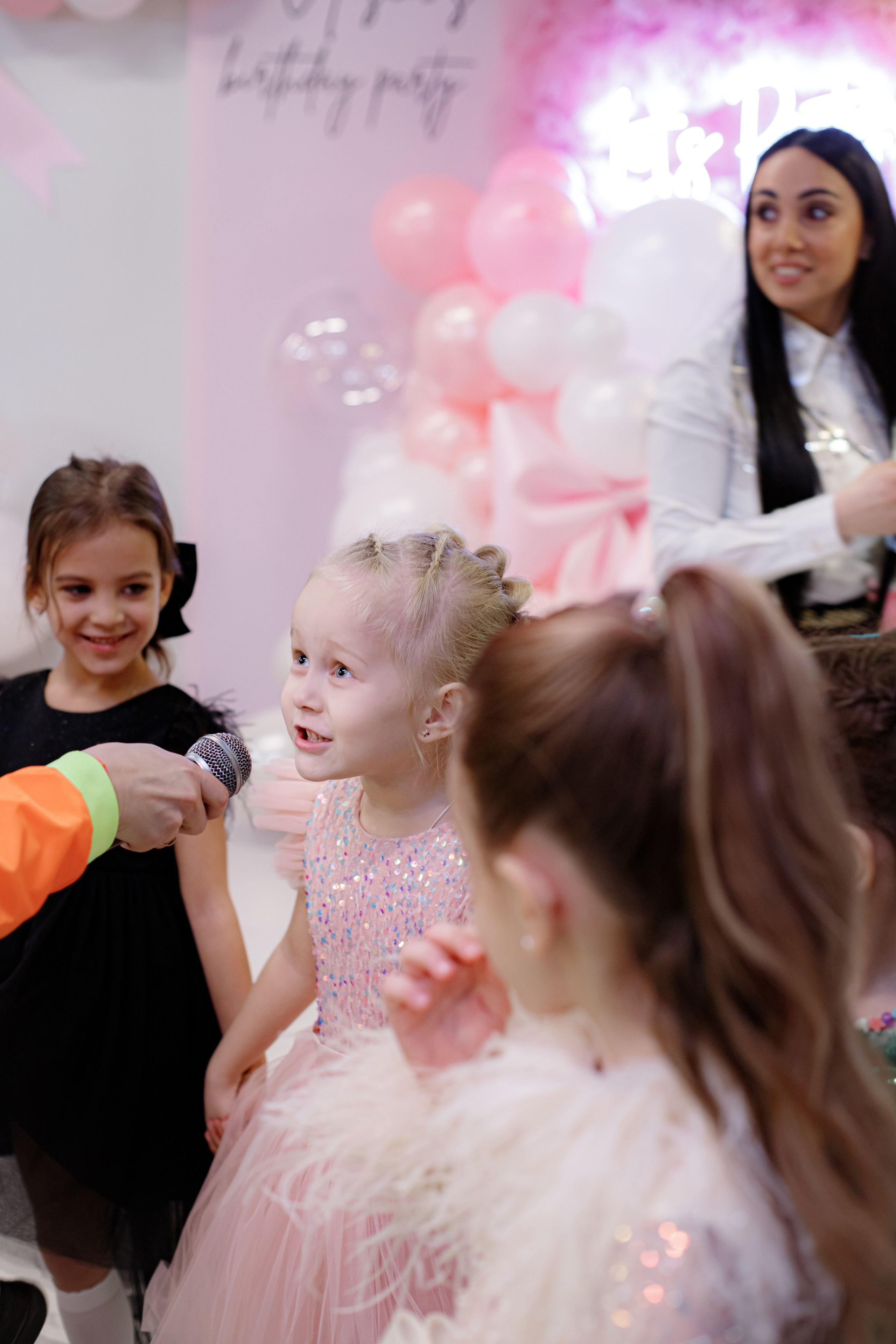 ASIA'S BIRTHDAY PARTY. Photokarish