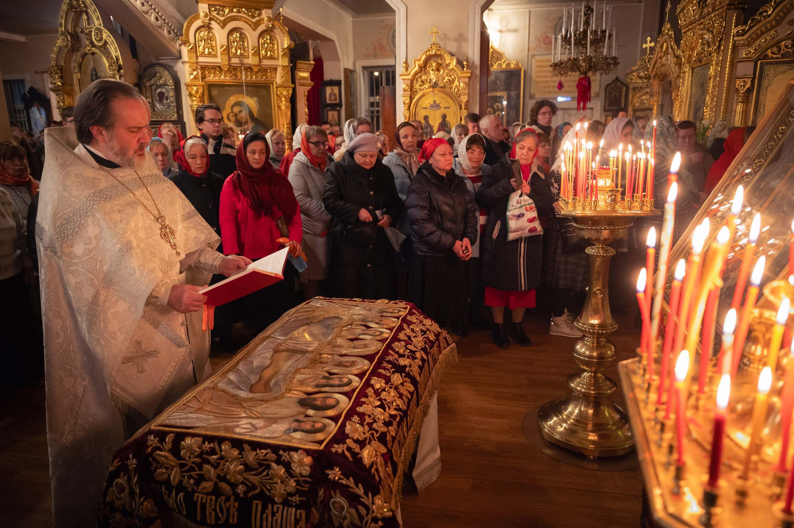Богородский храм. Пасха. Полунощница, Божественная литургия. Антон и Татьяна Денисенко — В храме