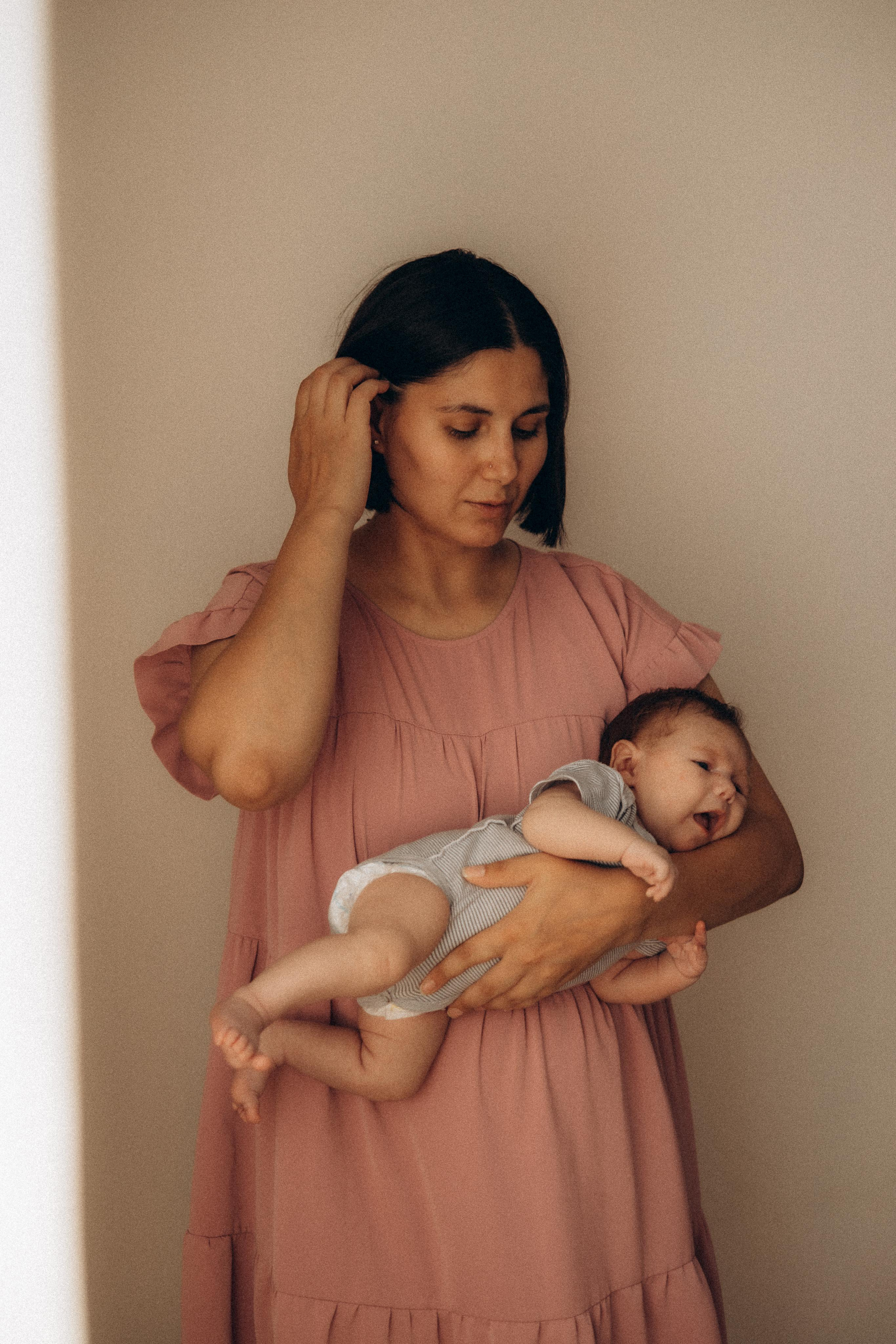 Мама и малыш. Семейный фотограф Новосибирск Фотограф на выписку Новосибирск