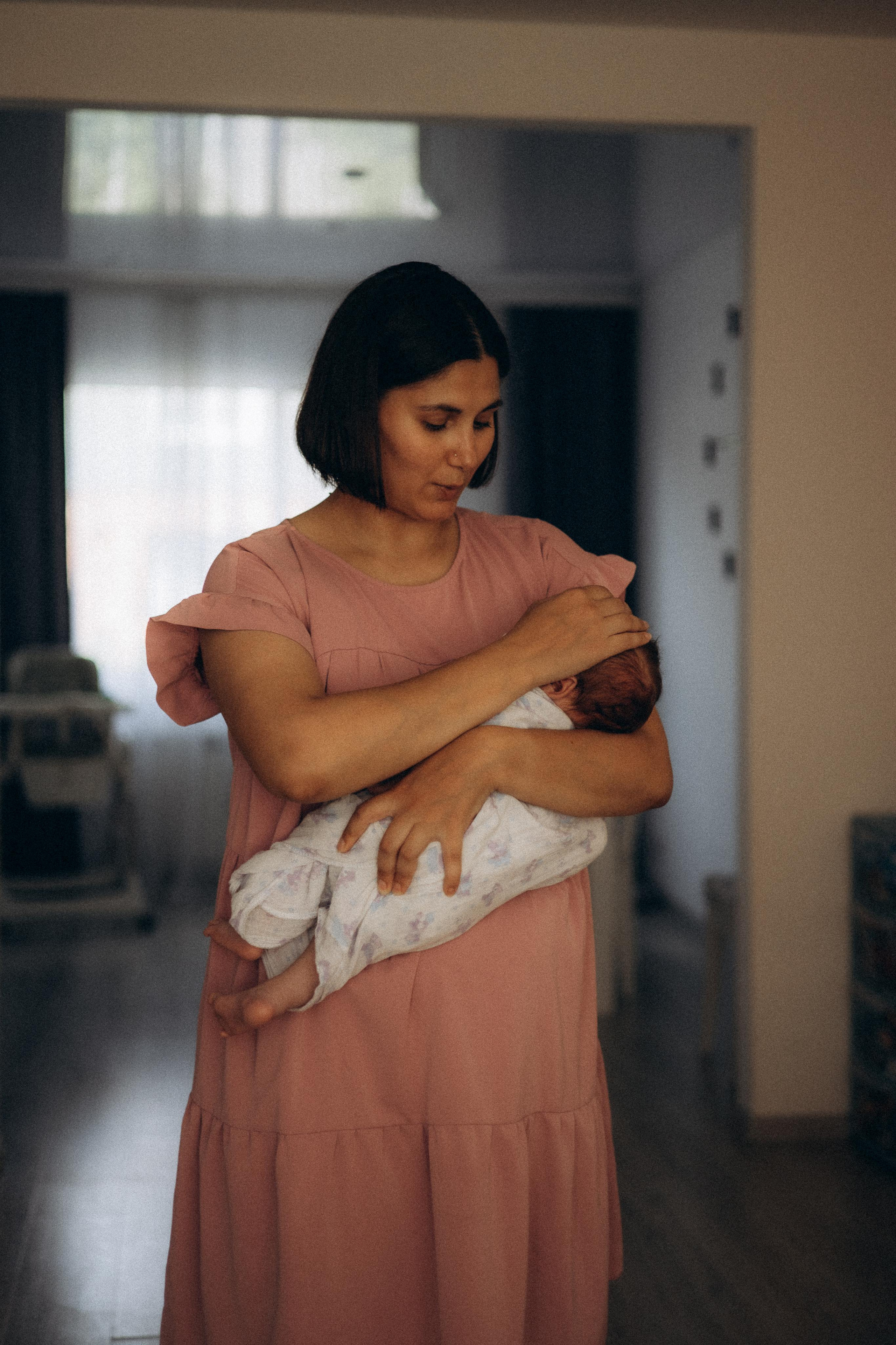 Мама и малыш. Семейный фотограф Новосибирск Фотограф на выписку Новосибирск