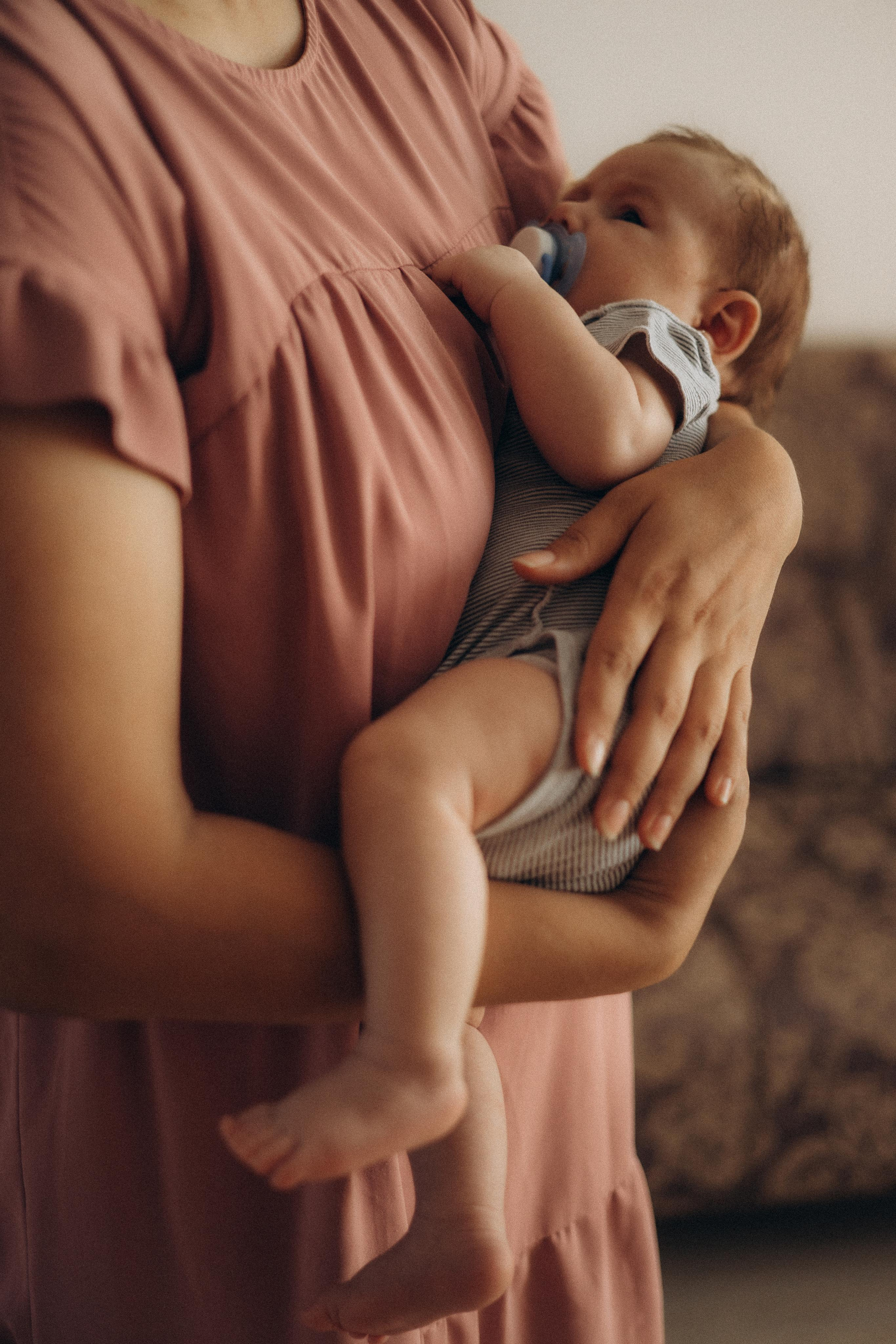 Мама и малыш. Семейный фотограф Новосибирск Фотограф на выписку Новосибирск
