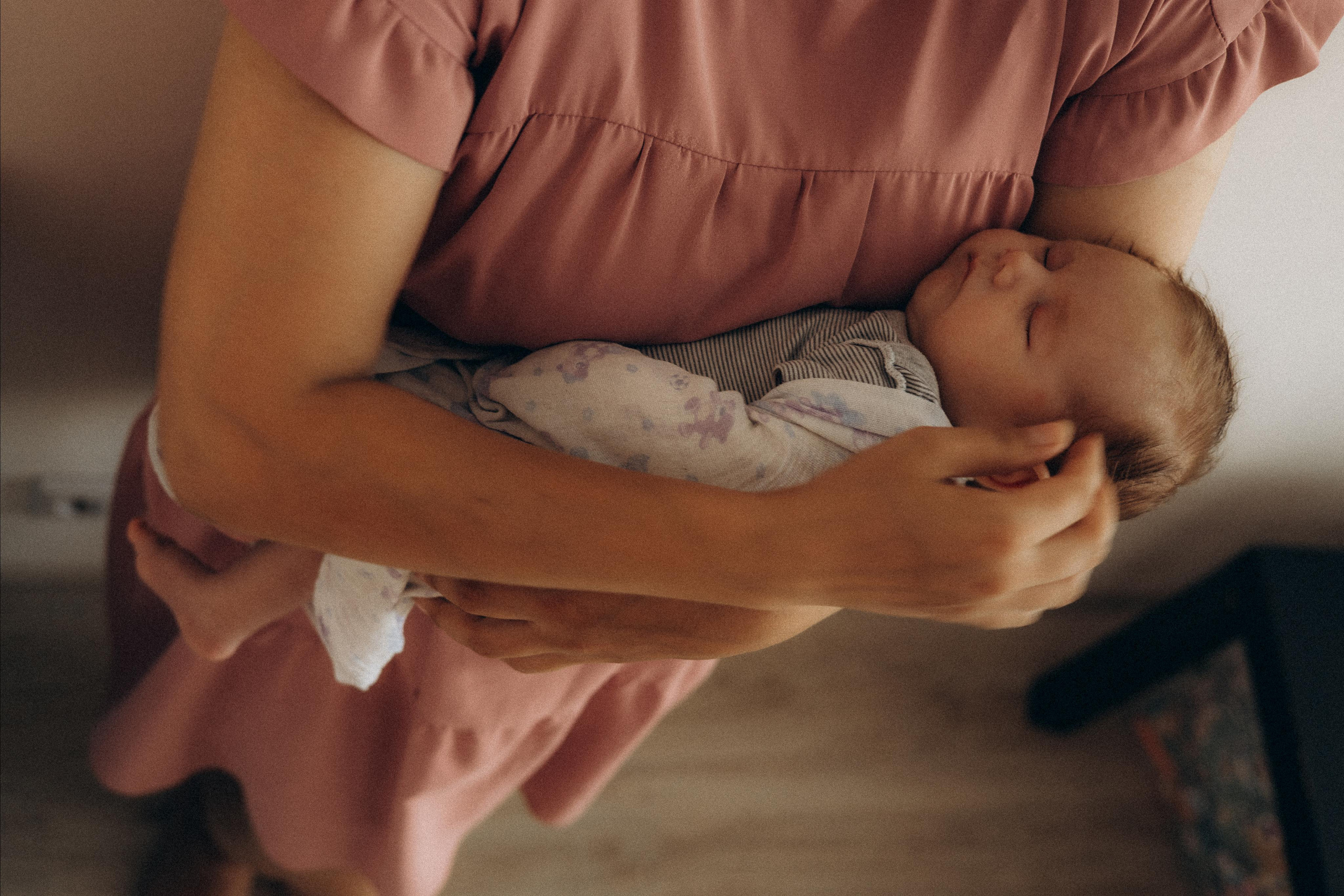Мама и малыш. Семейный фотограф Новосибирск Фотограф на выписку Новосибирск