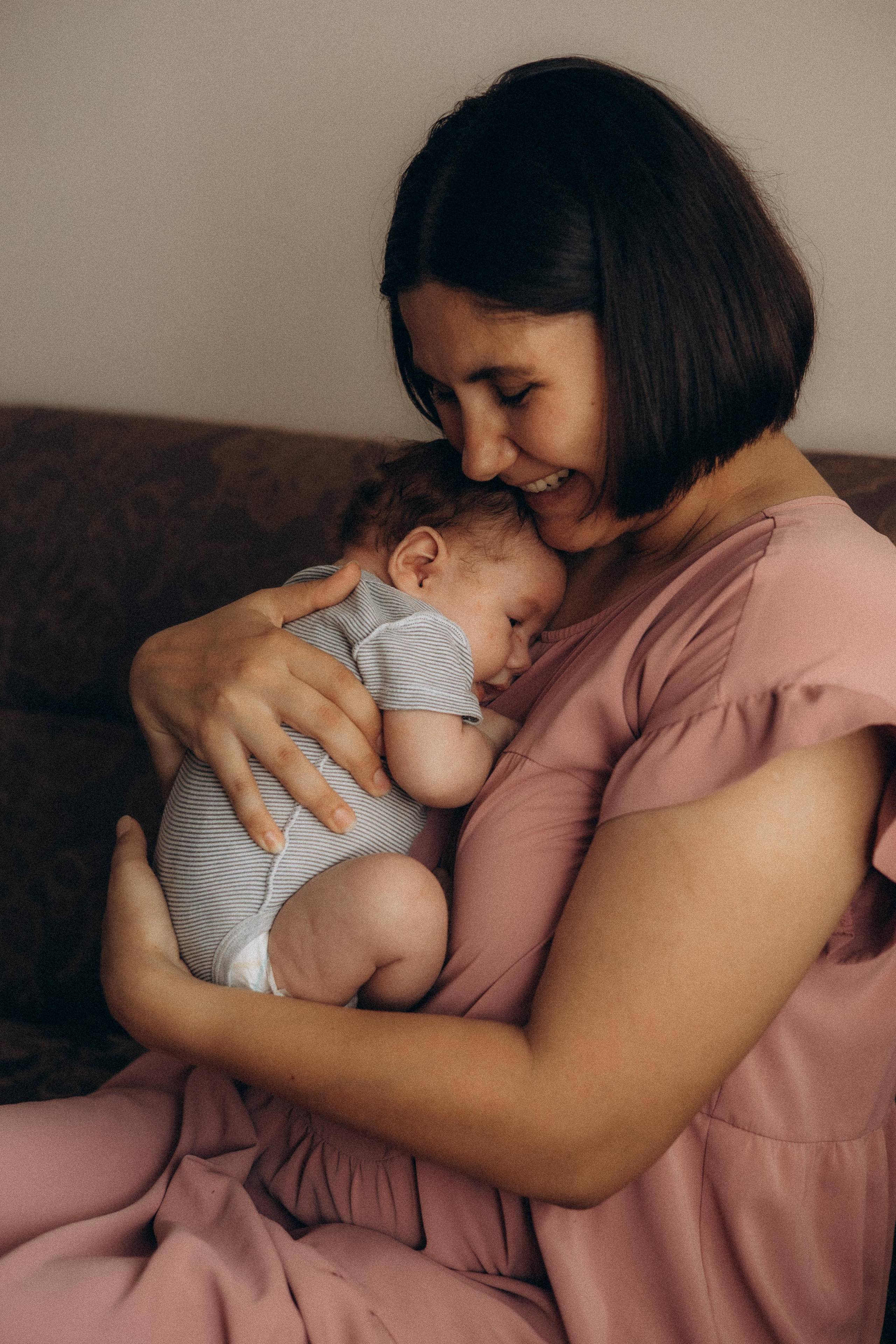 Мама и малыш. Семейный фотограф Новосибирск Фотограф на выписку Новосибирск