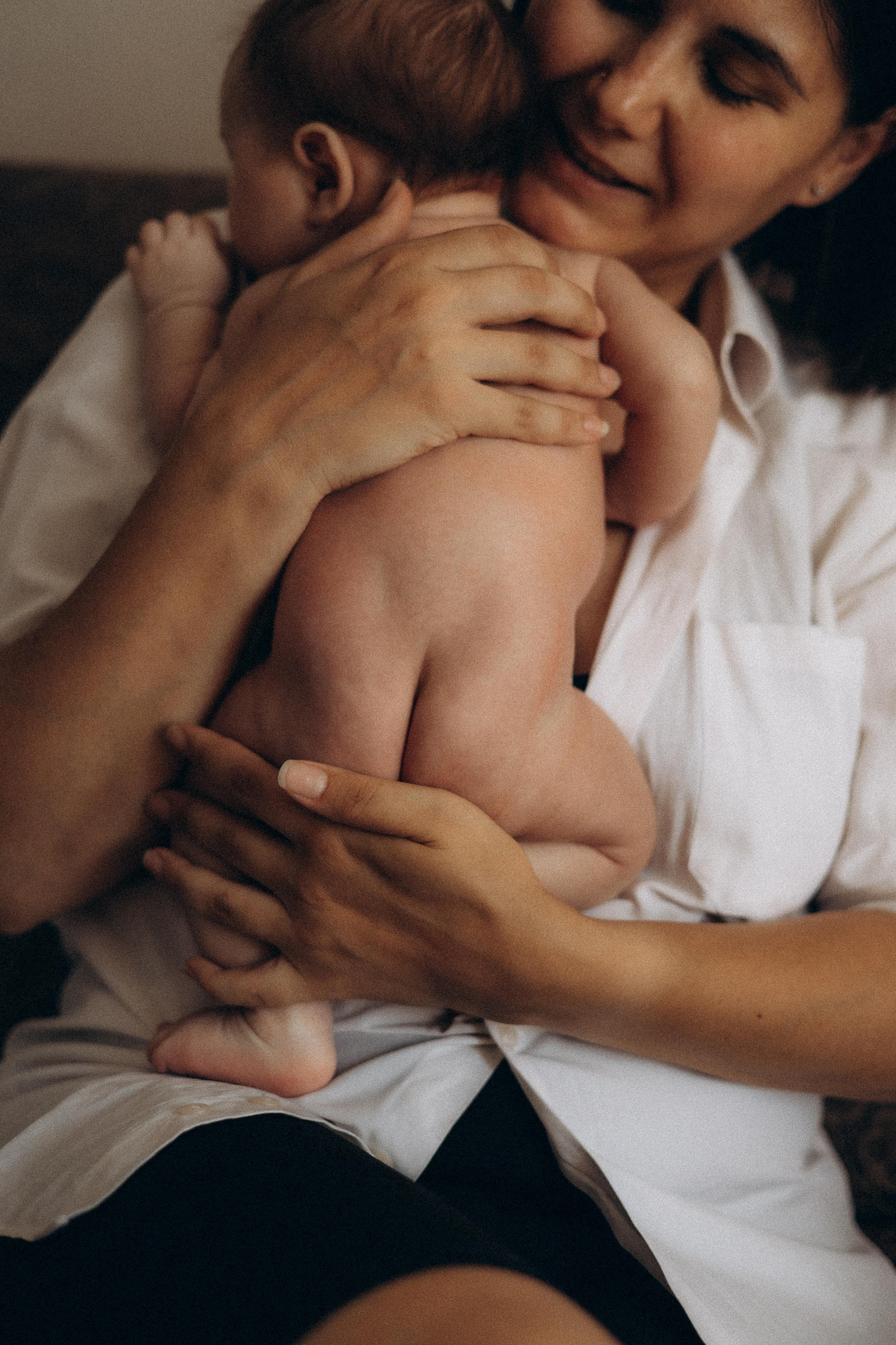 Мама и малыш. Семейный фотограф Новосибирск Фотограф на выписку Новосибирск