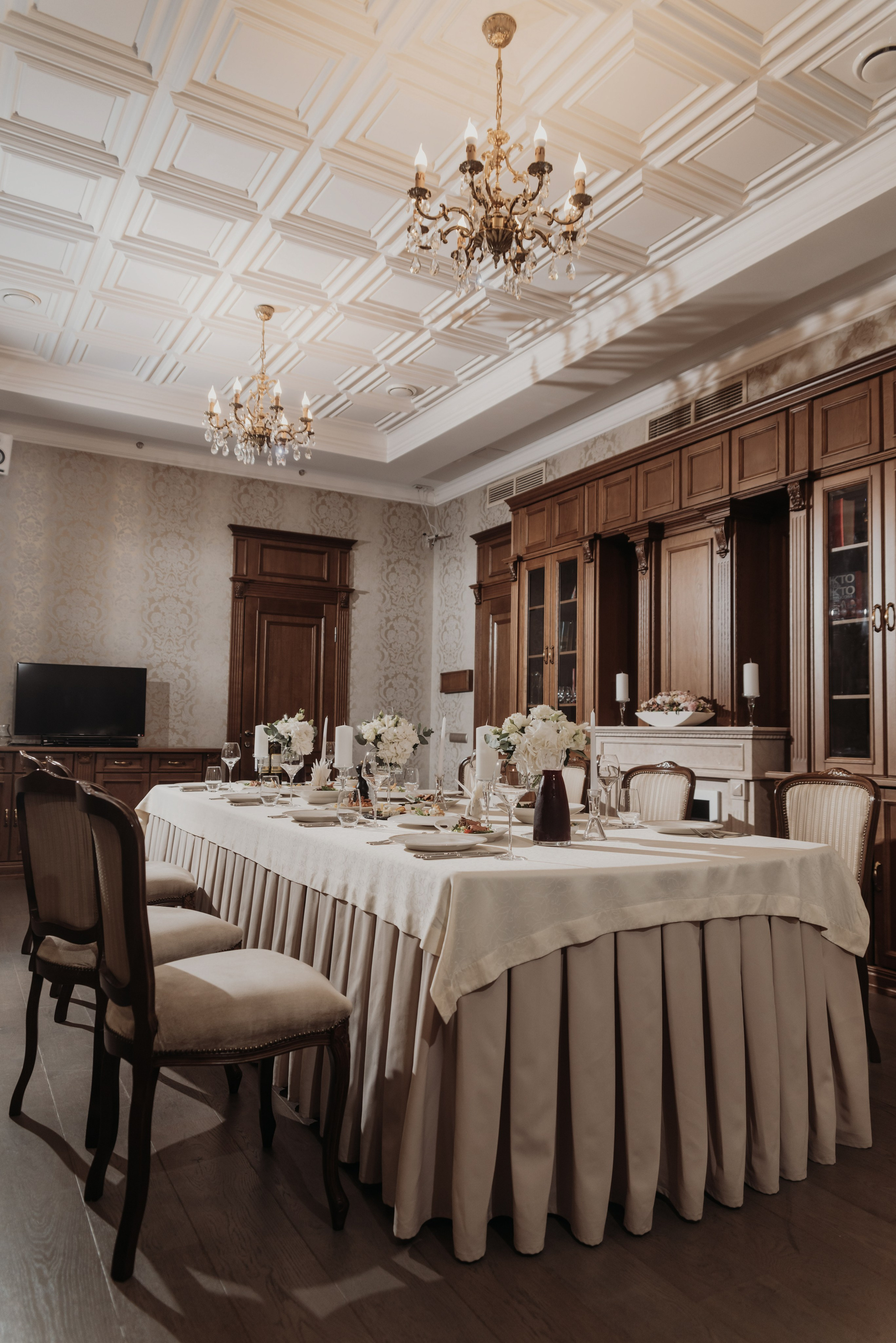 Свадебная фотосессия в Твери в красивой локации в замке в Московской области. Свадебный фотограф в Твери, Москве и Санкт-Петербурге Денисова Екатерина