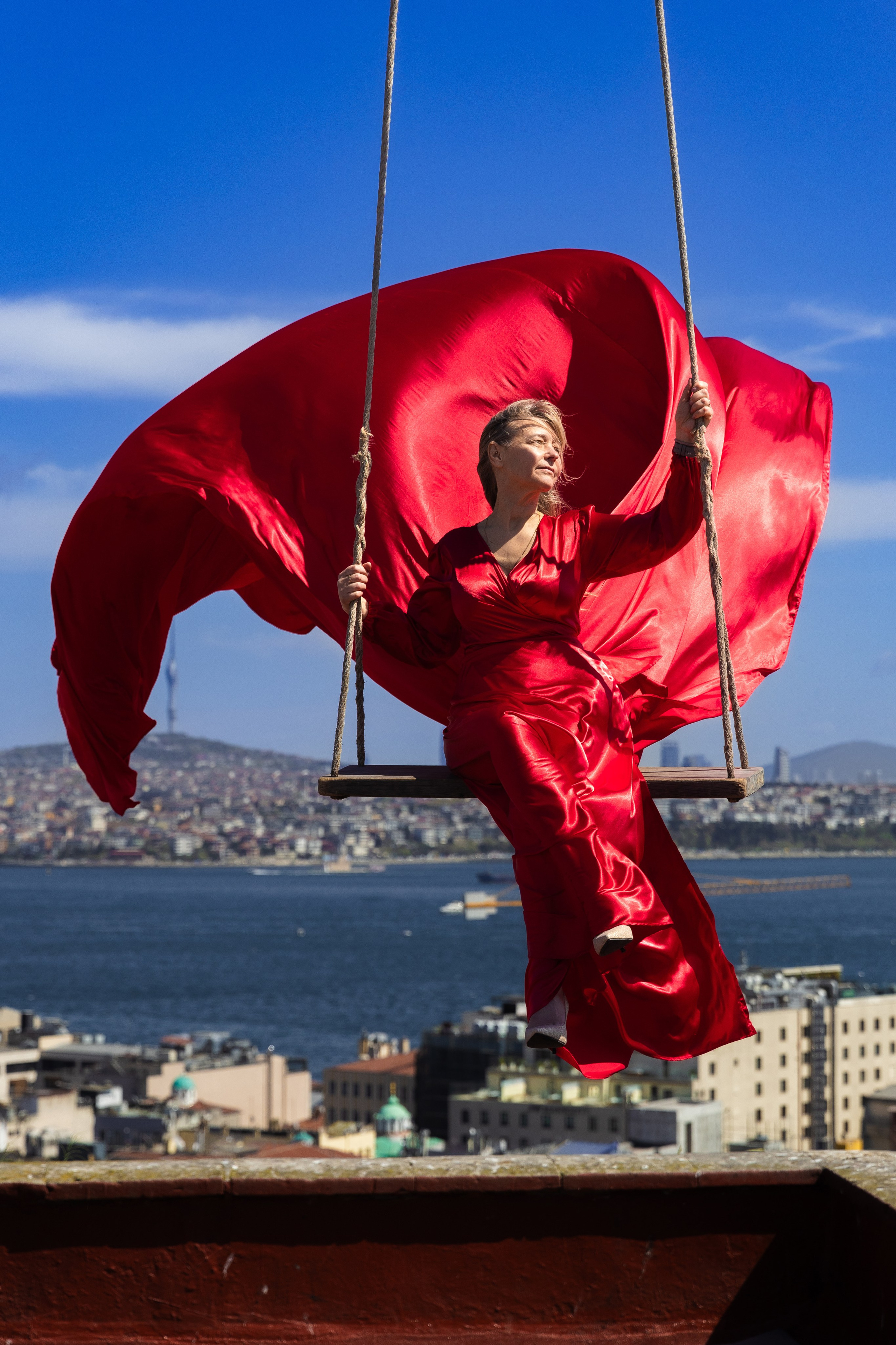 Стамбул — крыша с платьями. Фото департамент круизного лайнера Астория Гранде