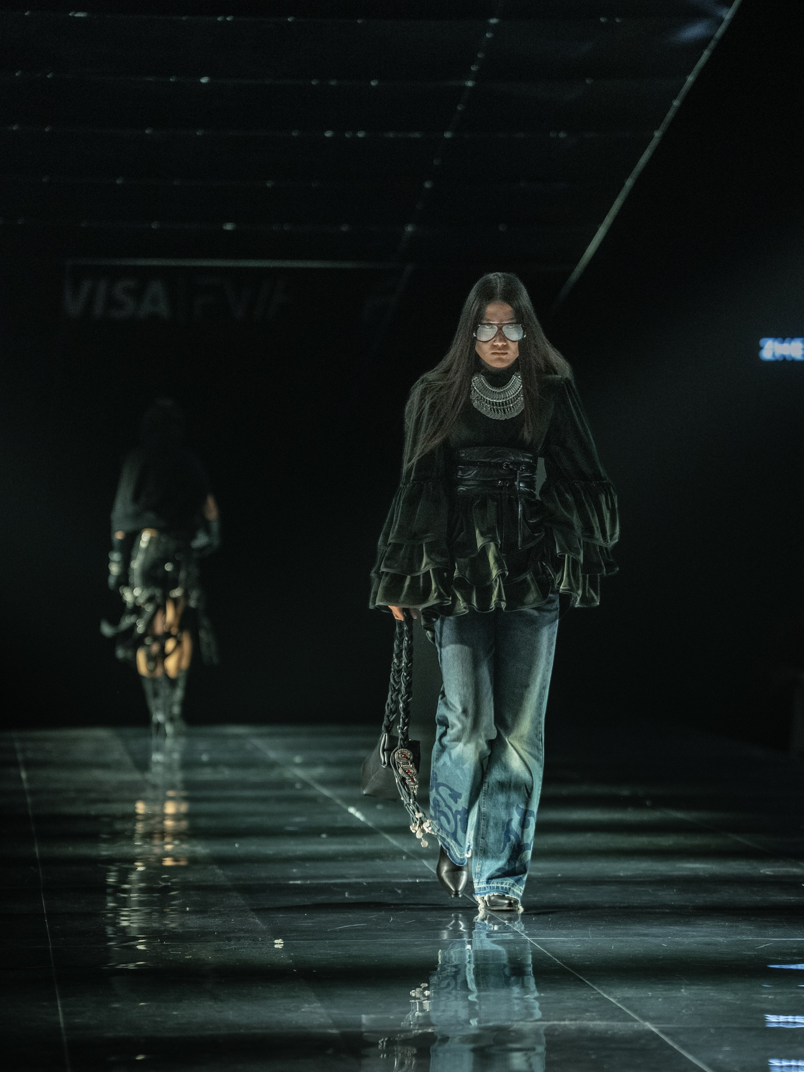 Visa Fashion Week Almaty Pre-Fall 2026 April Leonid Zherebtsov. Сайт Алматинского НЮ АРТ, будуар и фэшн фотографа Дениса Карпенко