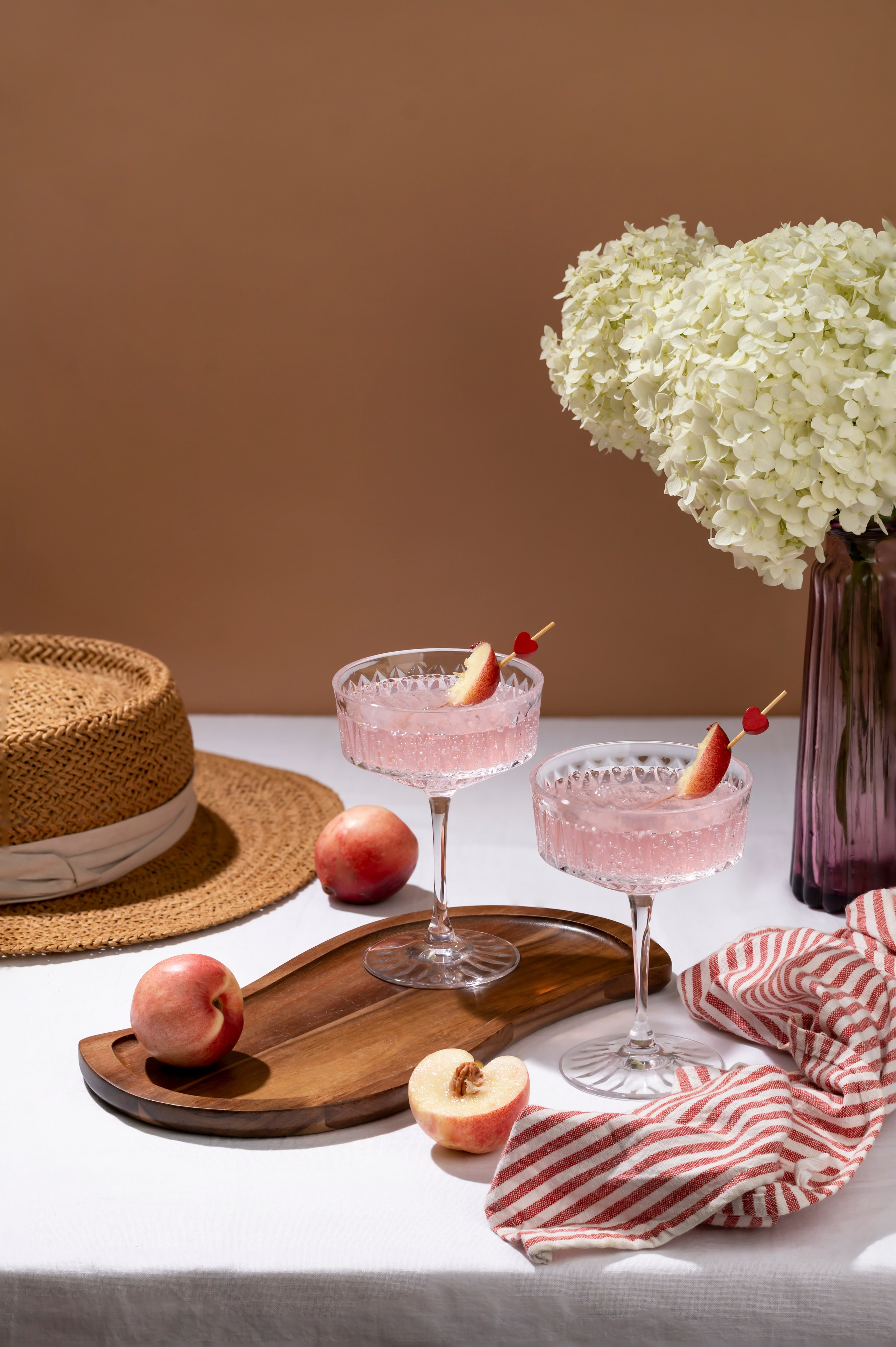 Поднос деревянный «Sweet Home». Предметный & фудфотограф Рязань