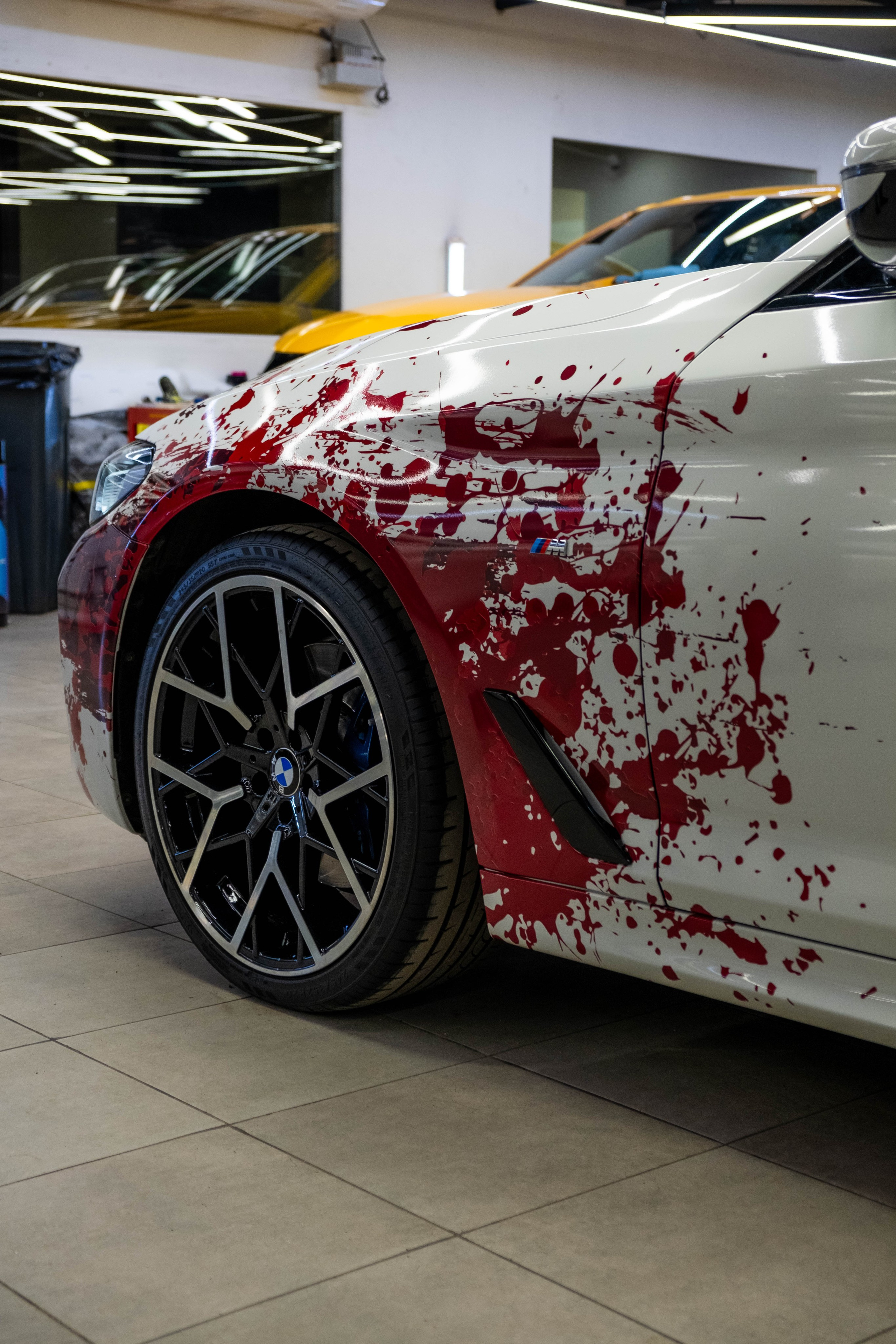 Винилография на BMW 5 G30. Студия дизайна и оклейки авто Barmaley Design