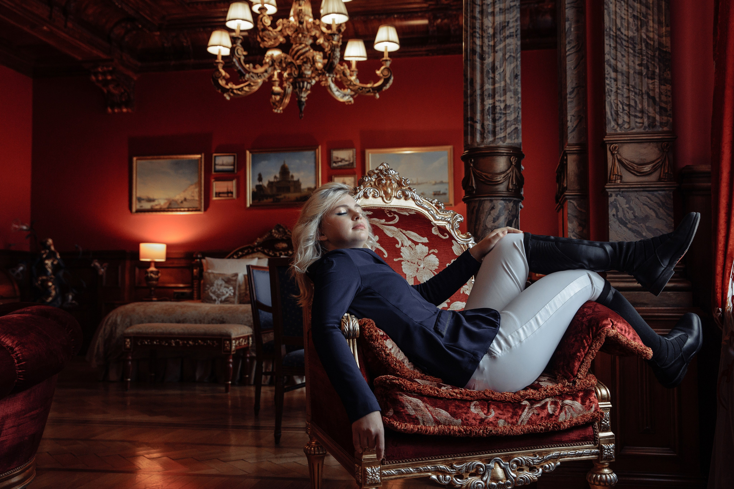 Фотосессия Евы Демидовой во дворце Трезини. Санкт-Петербург. Ева Демидова. Спортсмен по конкуру в Санкт-Петербуре