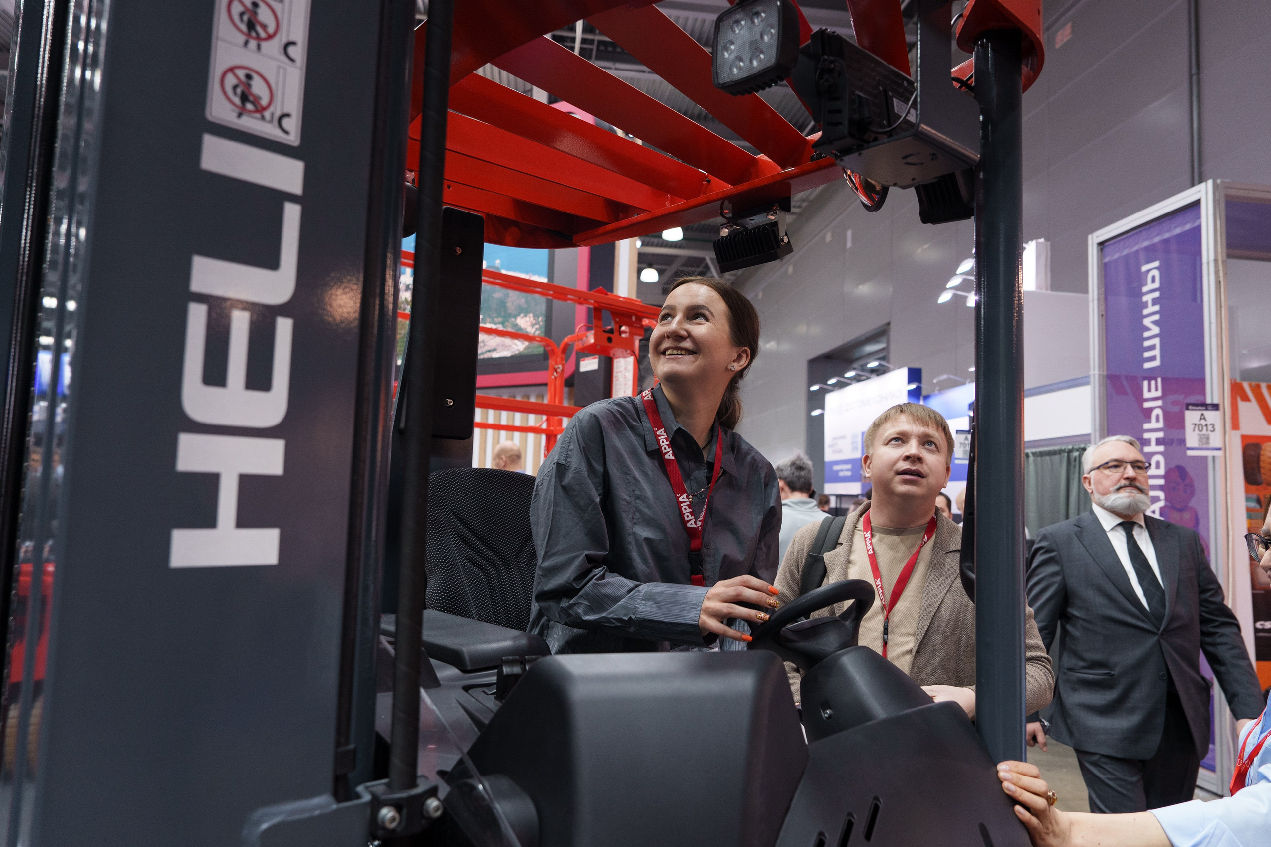 HELI. Стенд в Крокус Экспо. Фотограф Саша Блюз