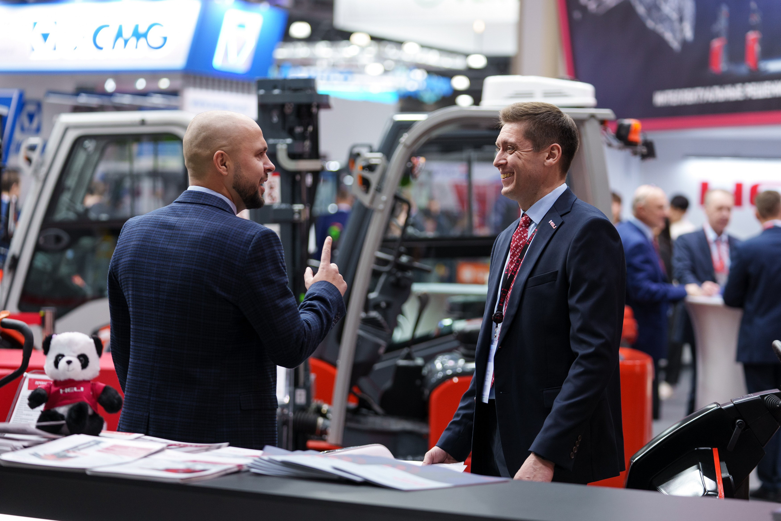 HELI. Стенд в Крокус Экспо. Фотограф Саша Блюз