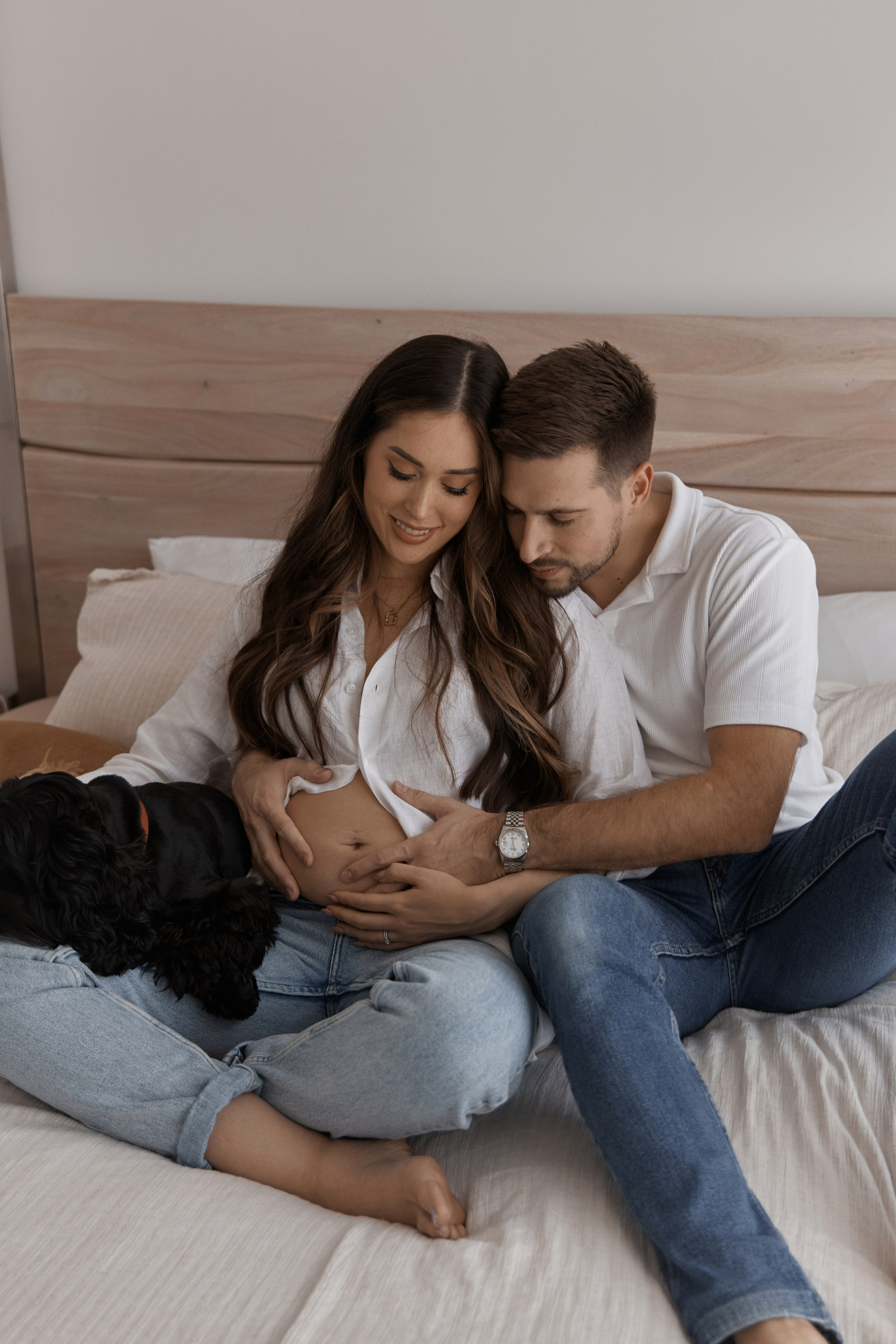 Cozy Pregnancy Photoshoot Dubai | At-Home Comfort