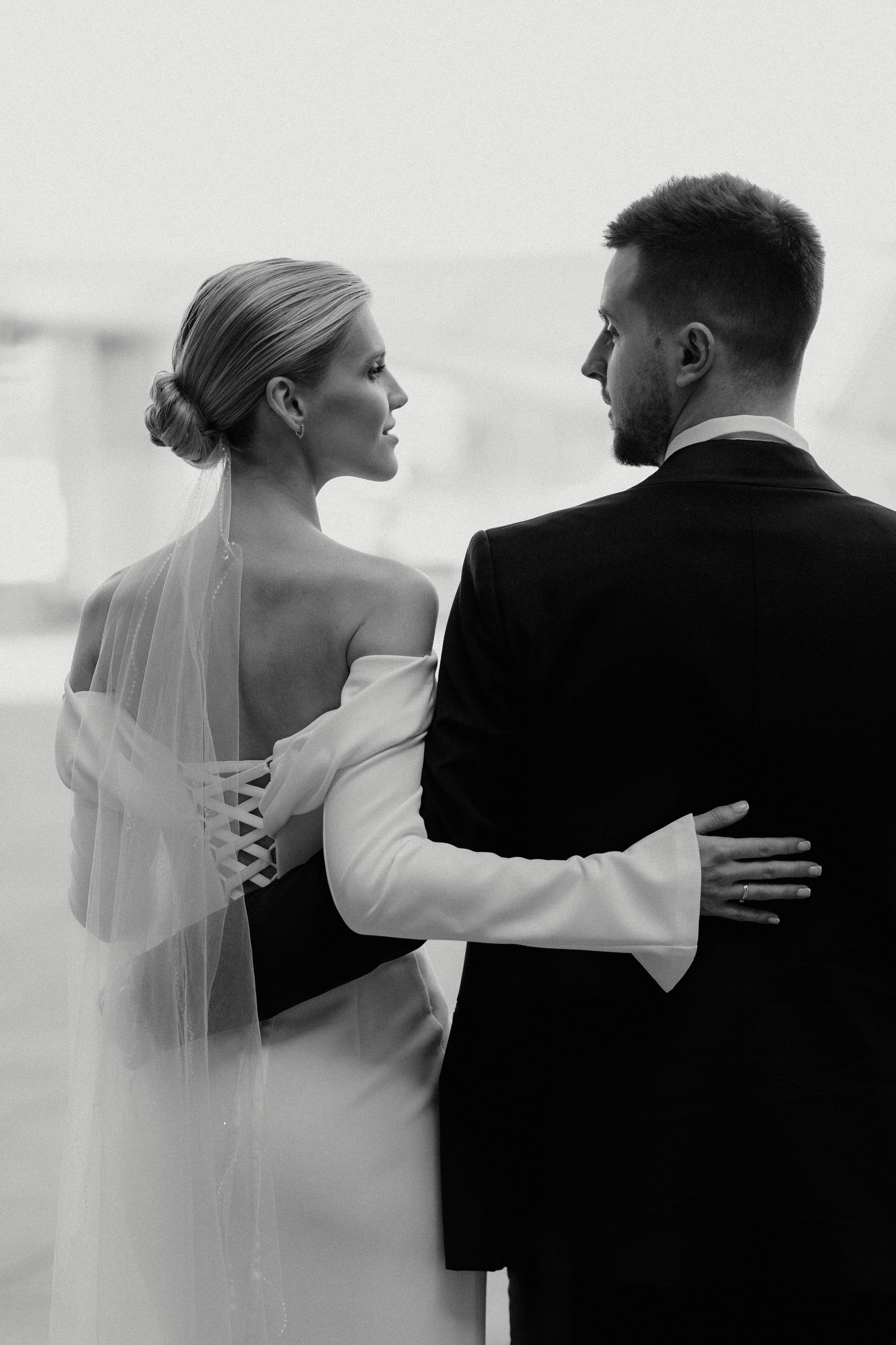 Свадебная фотосессия на стадионе Спартак. Свадебный фотограф в Москве. свадебная фотосессия Москва. Фотограф в Москве Валерия Рожкова