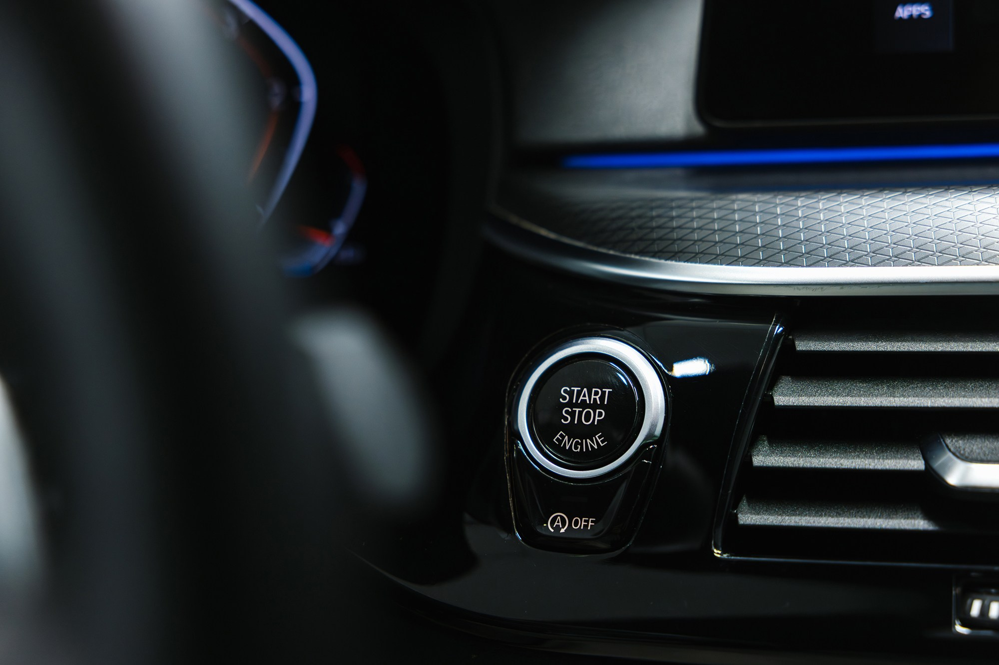 BMW 5 серия 2.0 AT, 2021, 136 265 км BMW 5 серия 2.0 AT, 2021, 136 265 км 3 800 000 ₽ X-TRADE. Автосалон «Х-Авто»