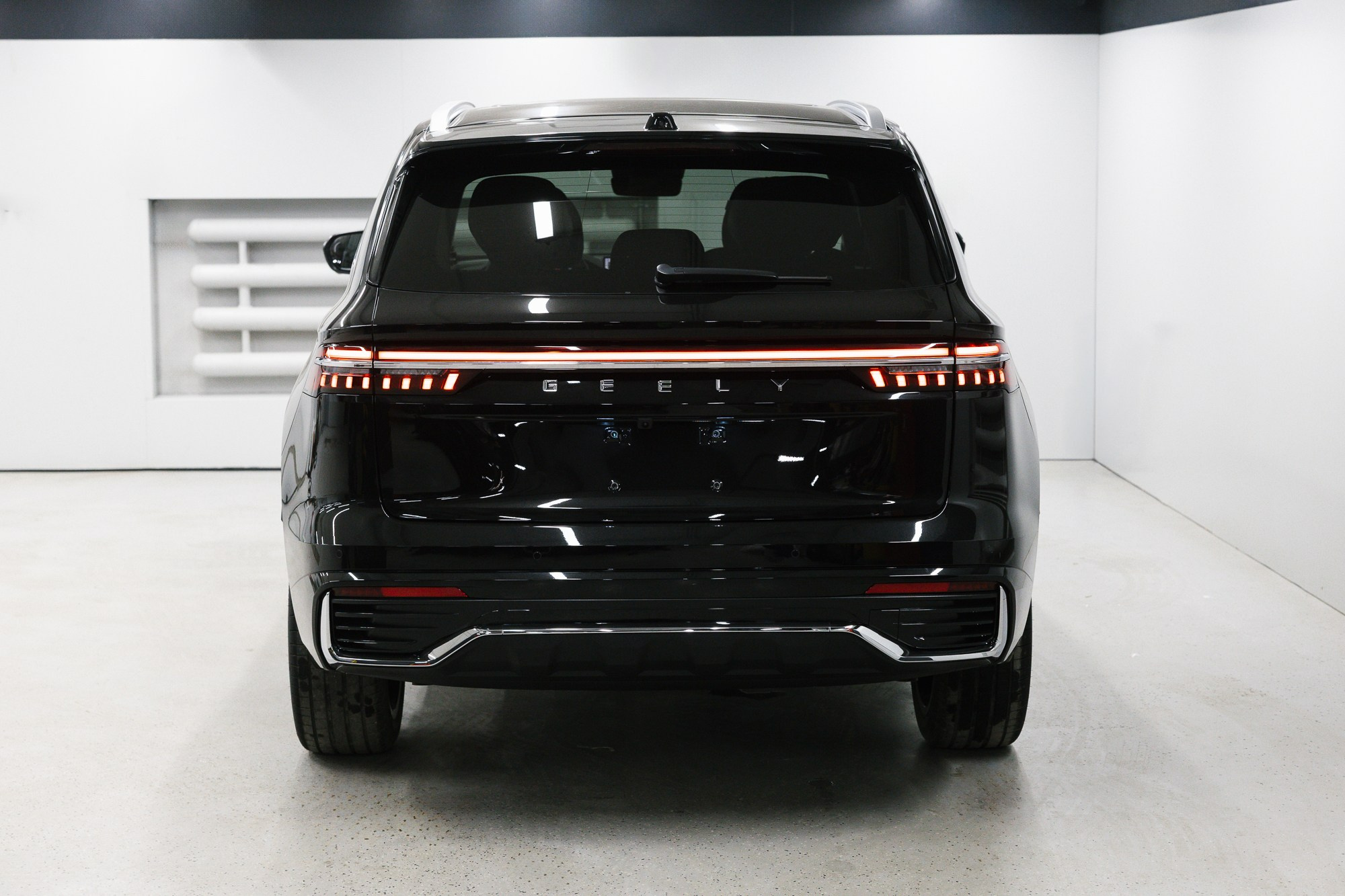 Geely Monjaro 2.0 4WD AT (238 л. с.). Автосалон «Х-Авто»