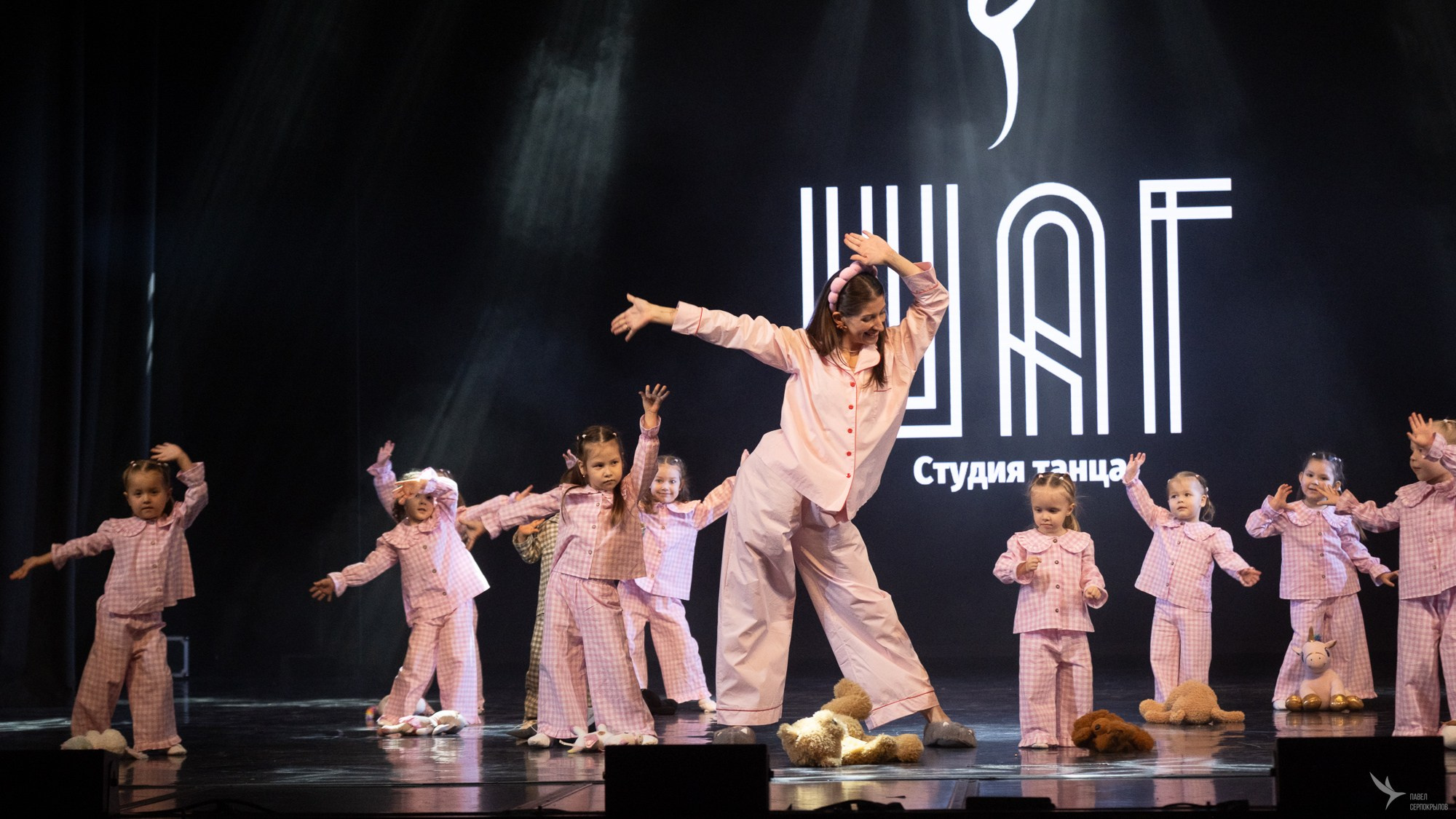 Отчетный концерт студии танца «ШАГ». Репортажный фотограф в Казани Павел Серпокрылов