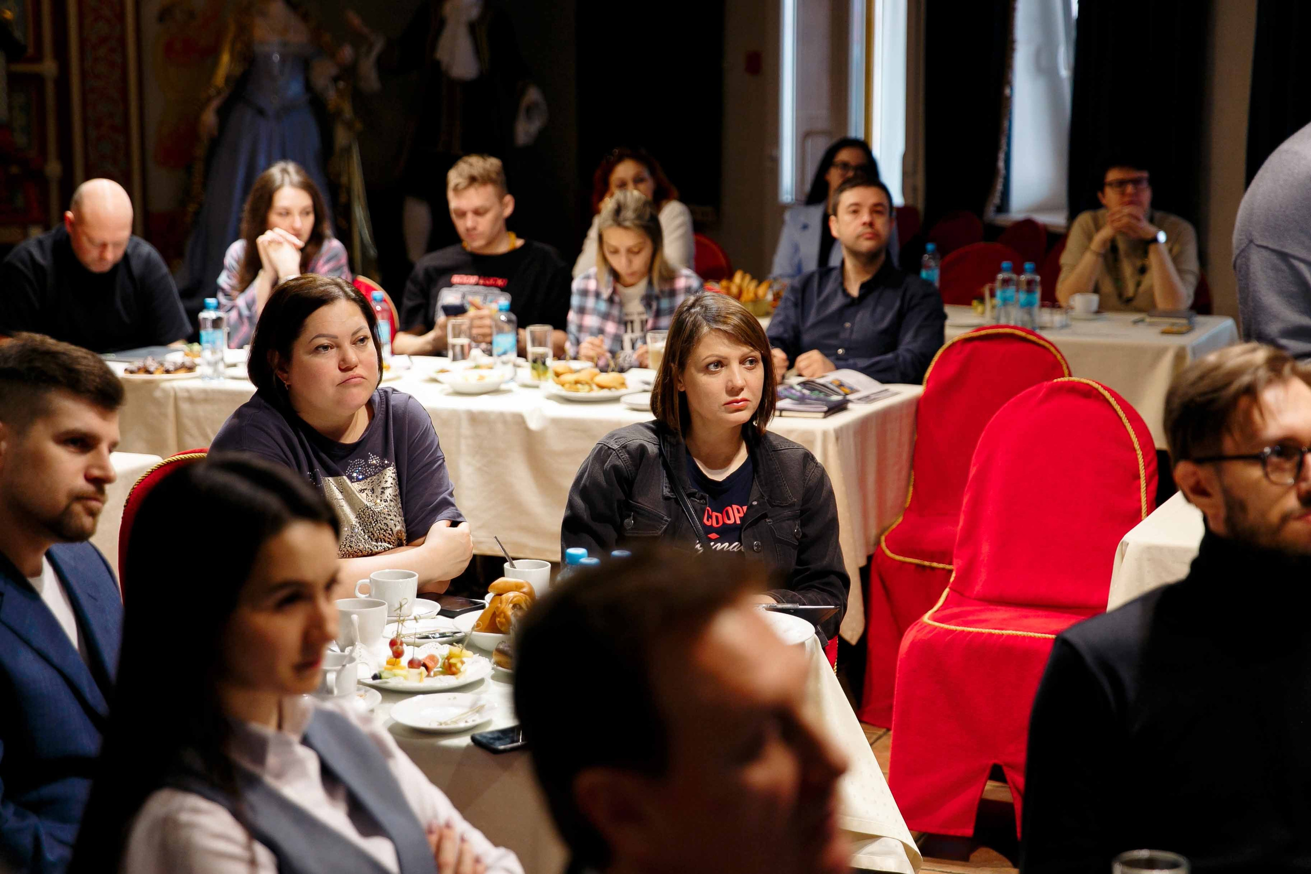 Бизнес Завтрак в ИВ. Ваш репортажный фотограф Артемий Антонов