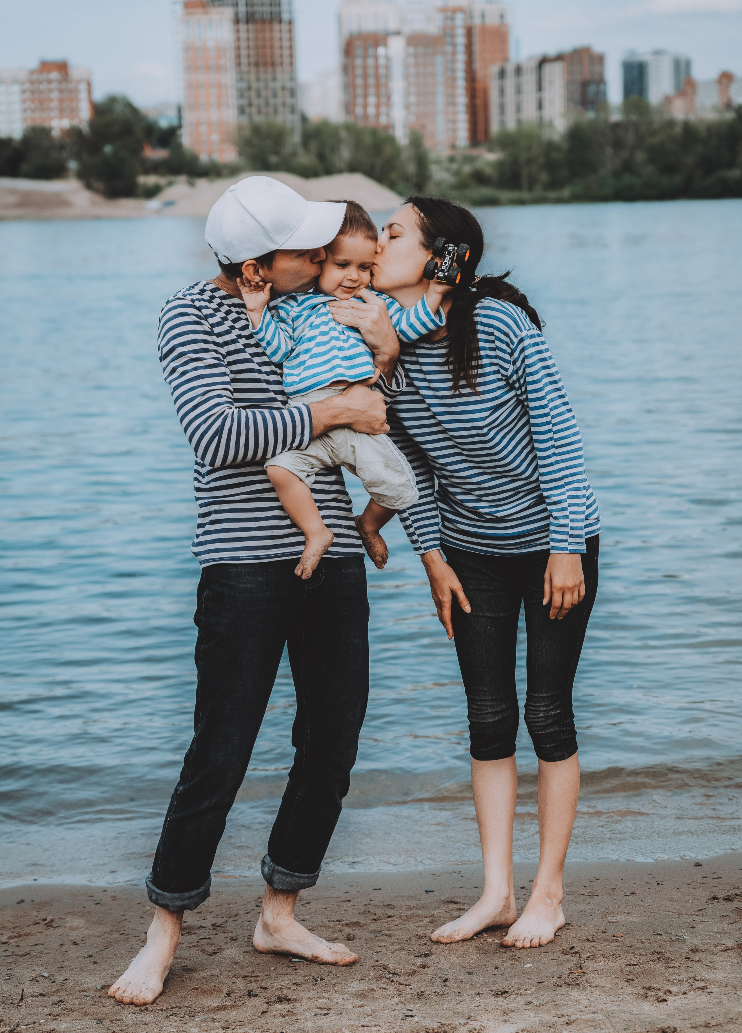 Семья у реки. Фотограф в Новосибирске