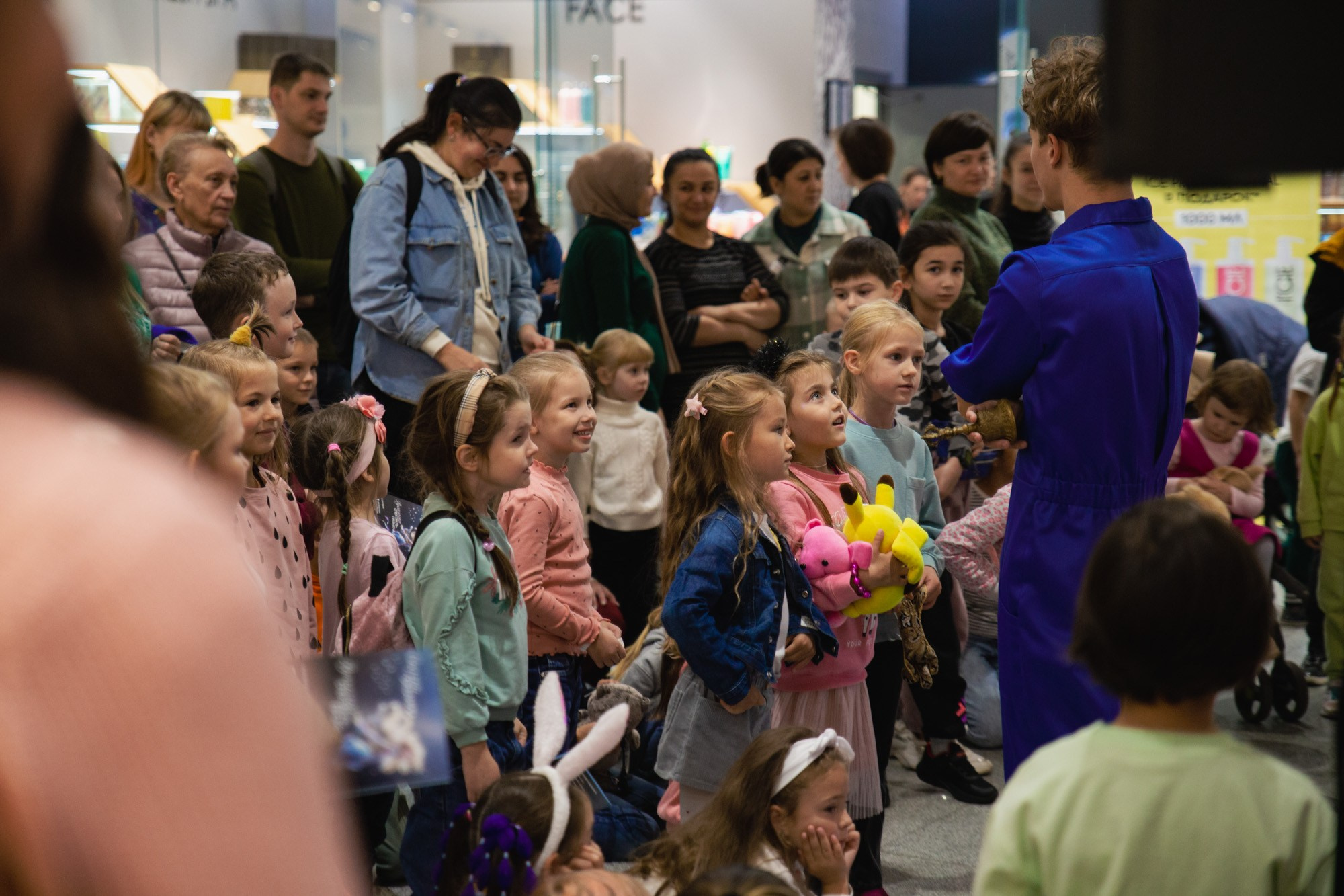 Сказка в ТЦ Океания. Репортажный и концертный фотограф в Москве Анастасия Осень