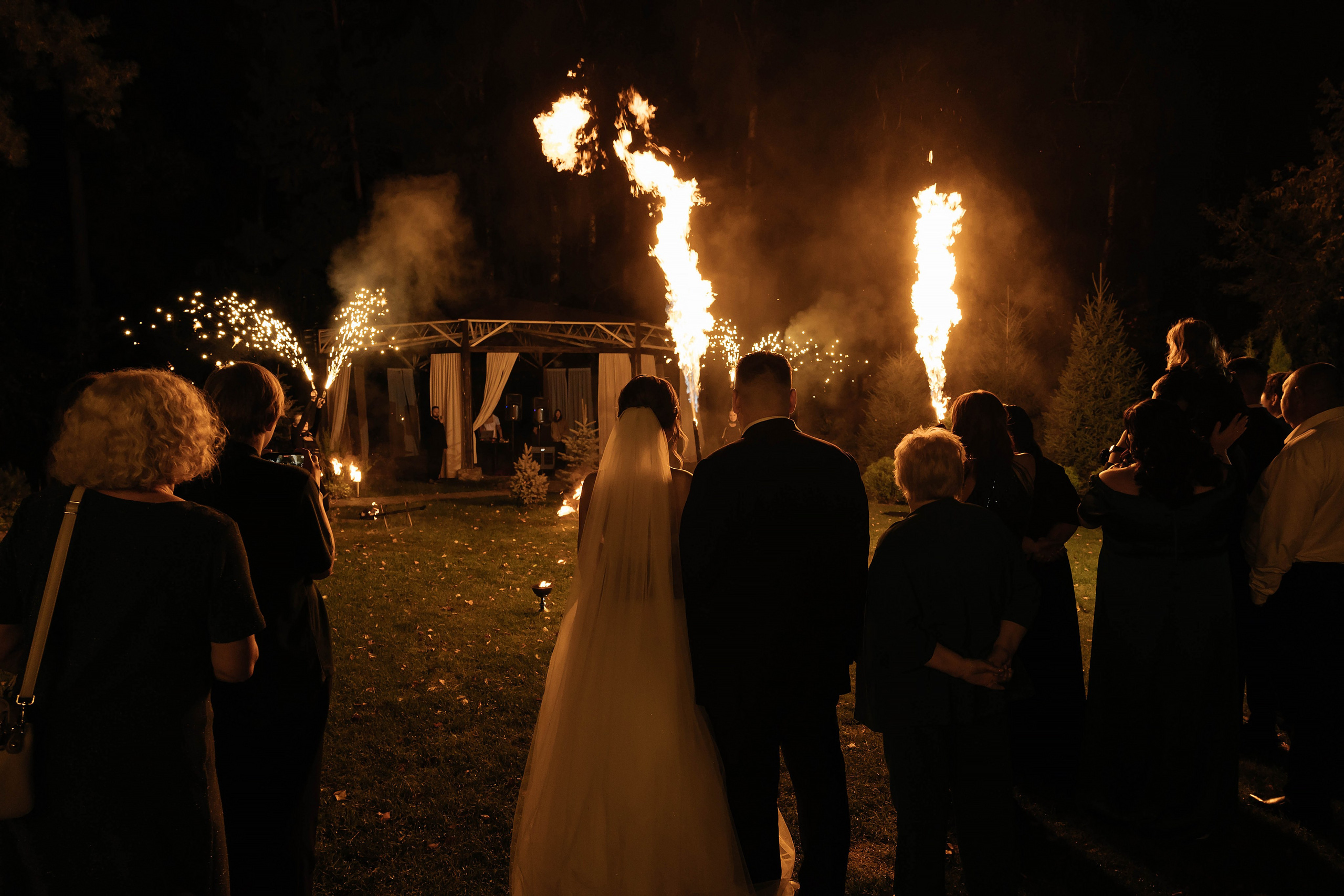 Свадебная история. Лесной Виладж. Свадебный и семейный фотограф Рассказова Виктория