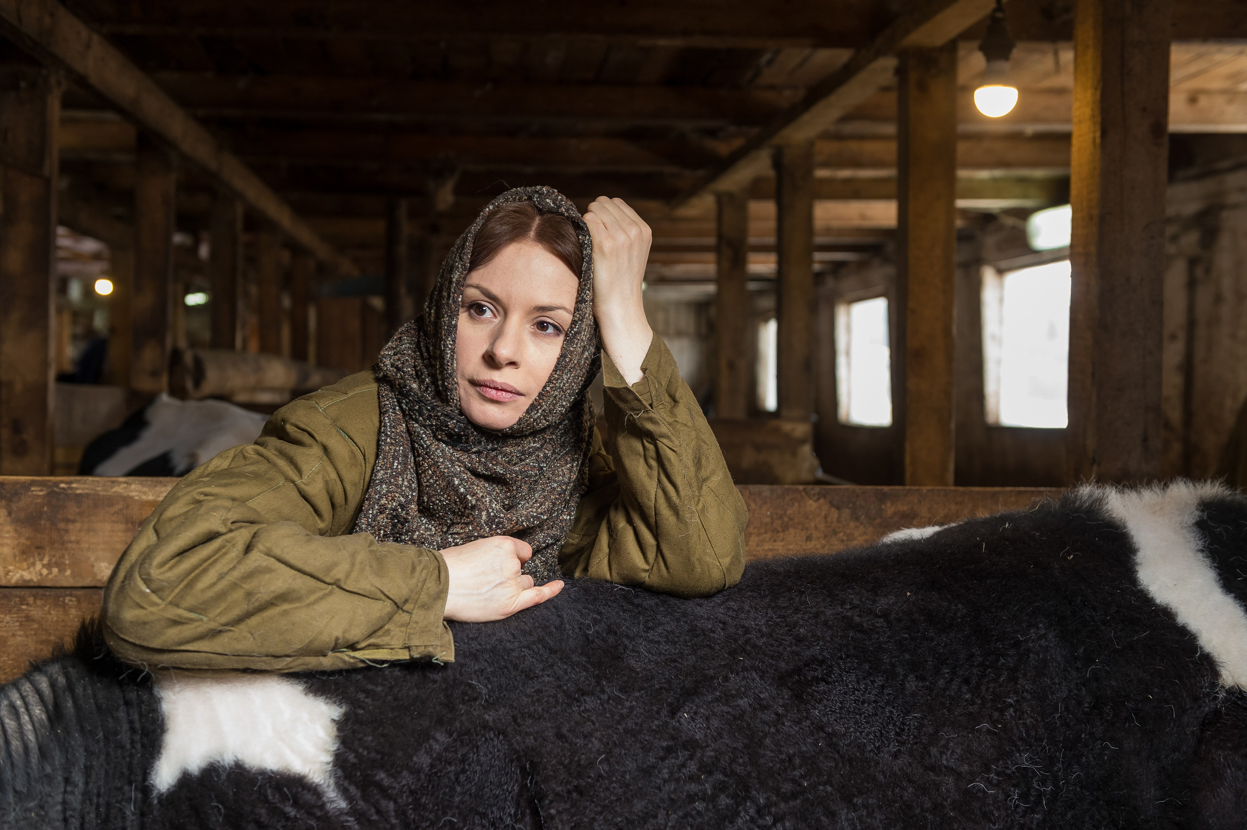 Jana Nedzvetskaya. Показ в коровнике. 2016. Дима Бабушкин. Фотограф. Подиум. Репортаж. Творчество. Дорого