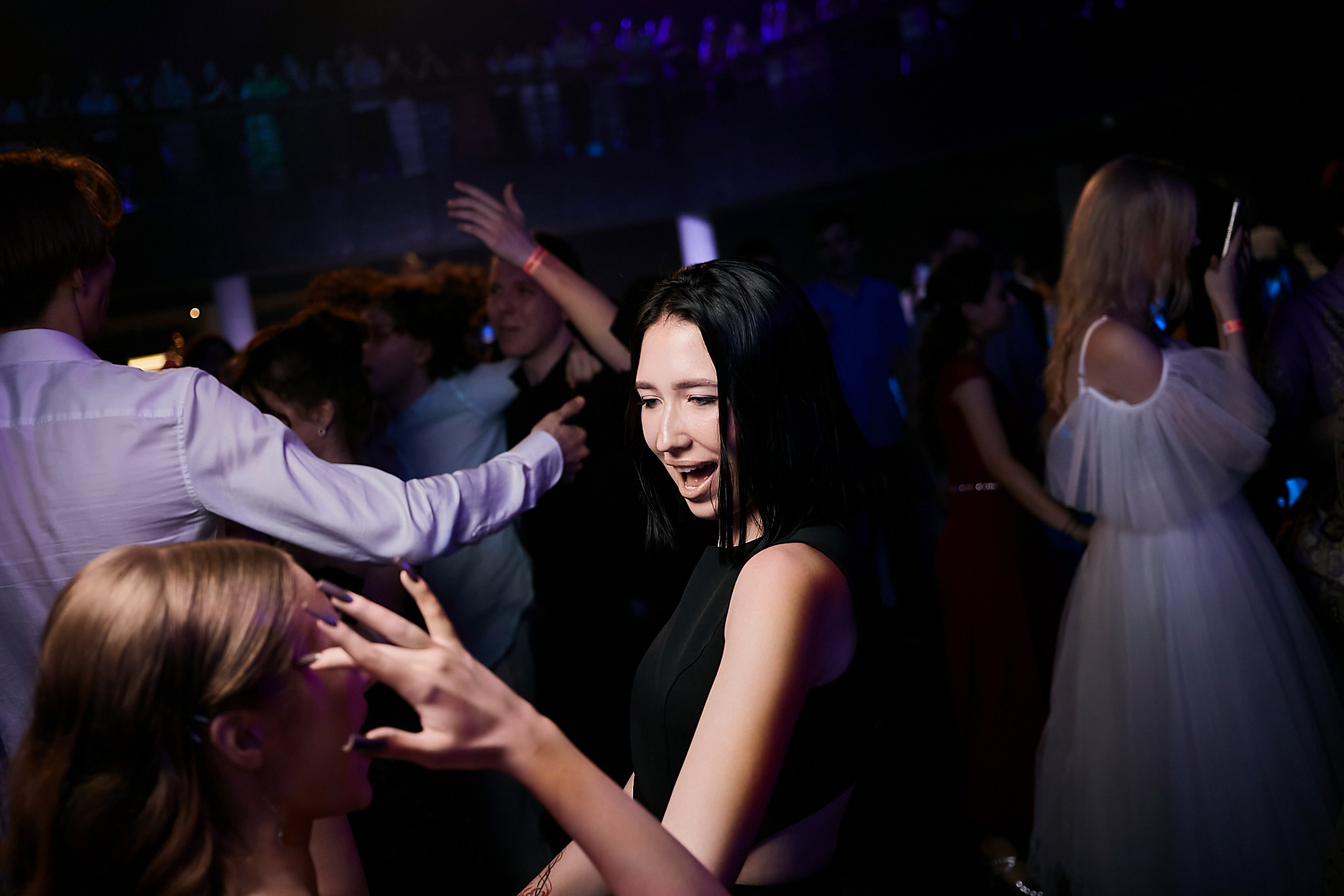 Выпускной 2024 концертный зал Академия ВТБ. Фотограф и Видеограф в Москве. Олег Корушев