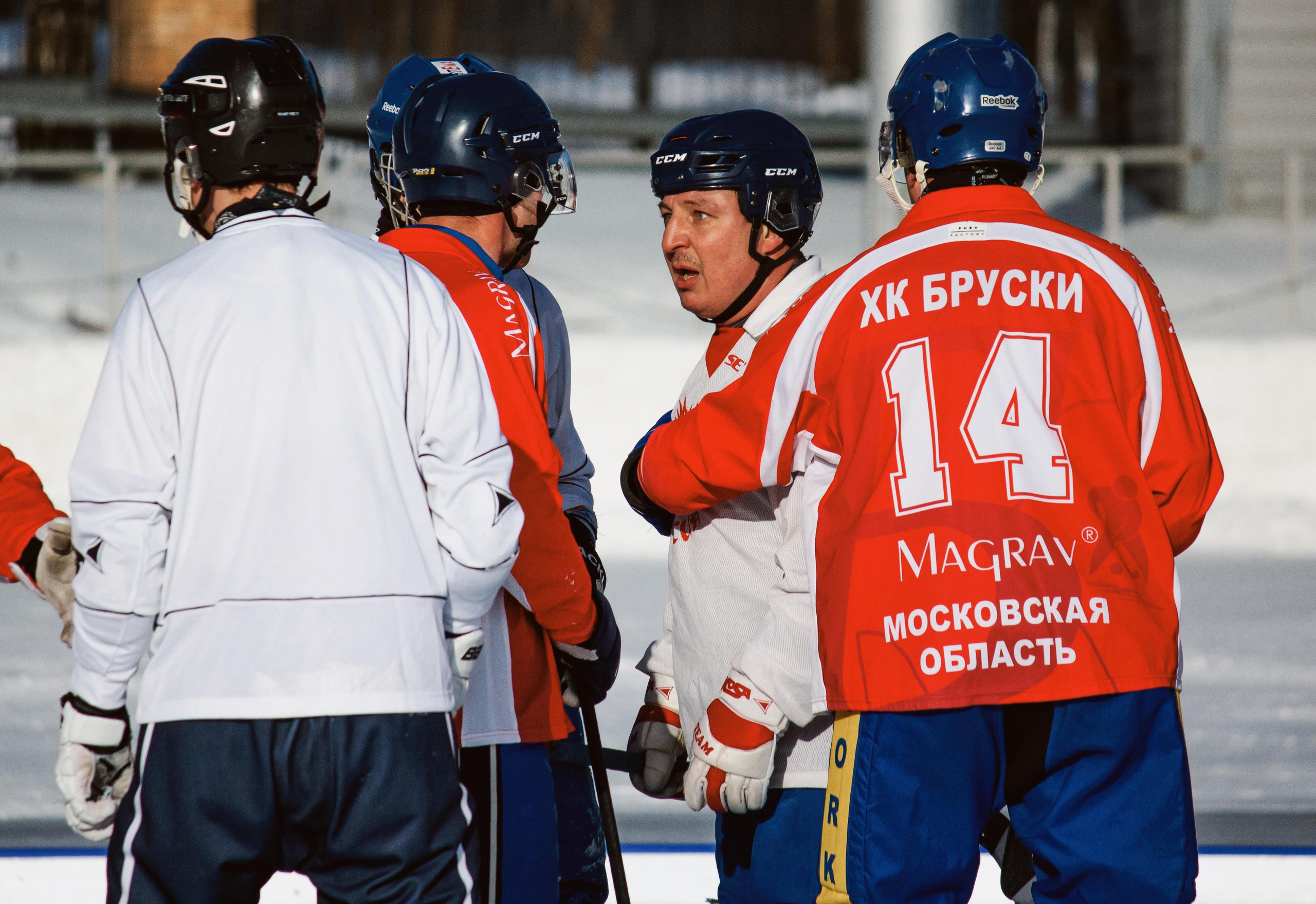 Русский хоккей (bandy). Репортажи, уличные и студийные съёмки в Москве