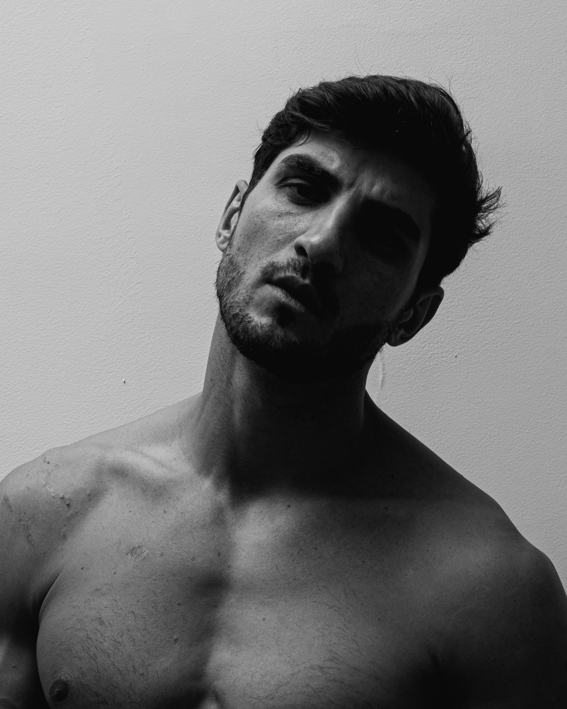 Парни. Male photographer