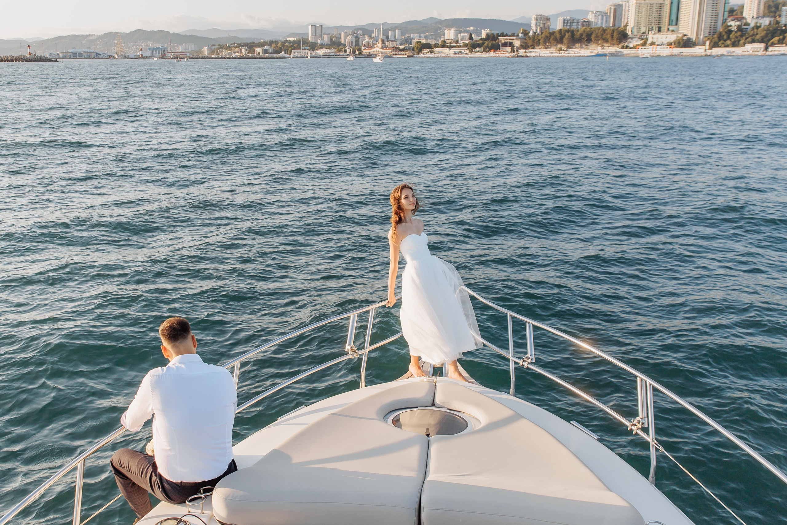 Роскошная фотосессия в Сочи на яхте. Свадебный фотограф в Абхазии, Сухум, Гагра, Сочи