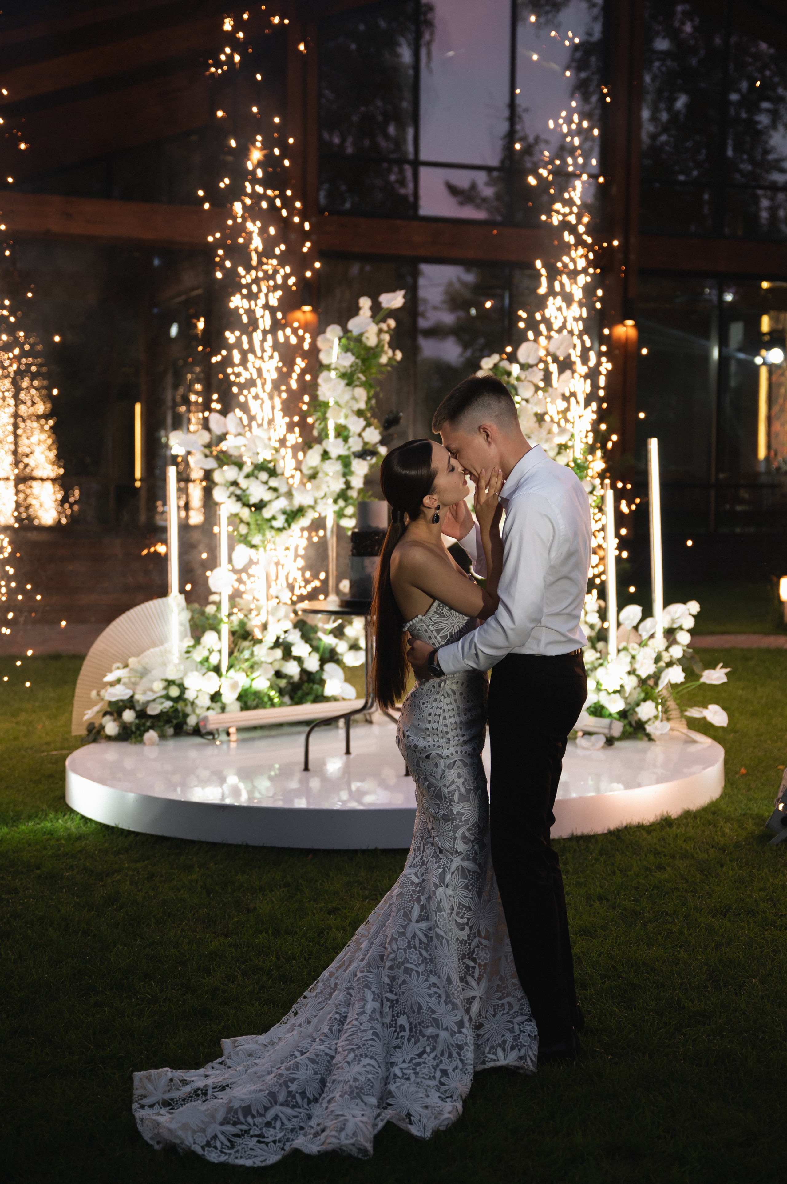 Артём и Софья, Lesnoy Village. Свадебный фотограф Наталья Доронина