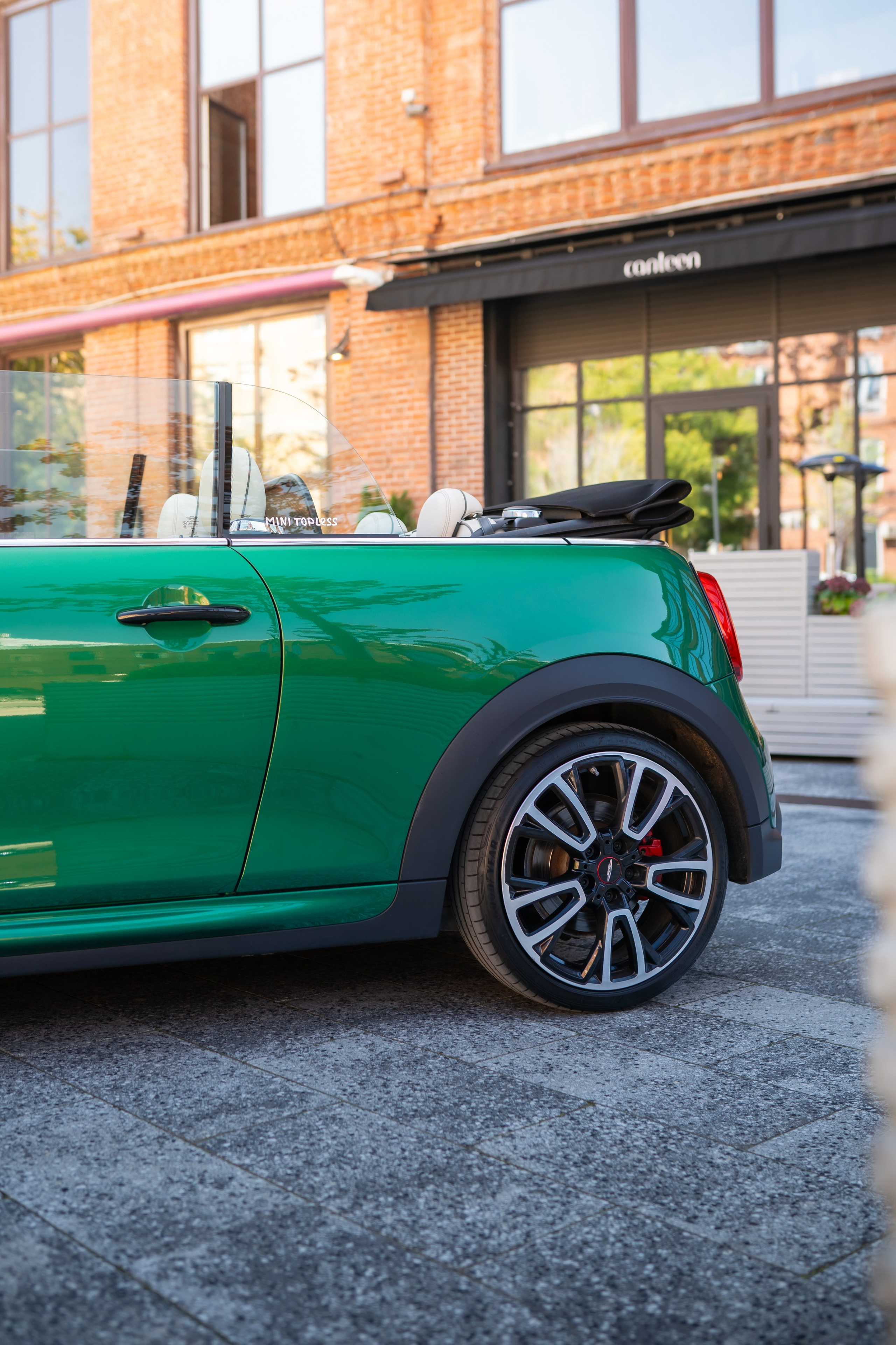 Mini Copper JCW Green. Mirllaev