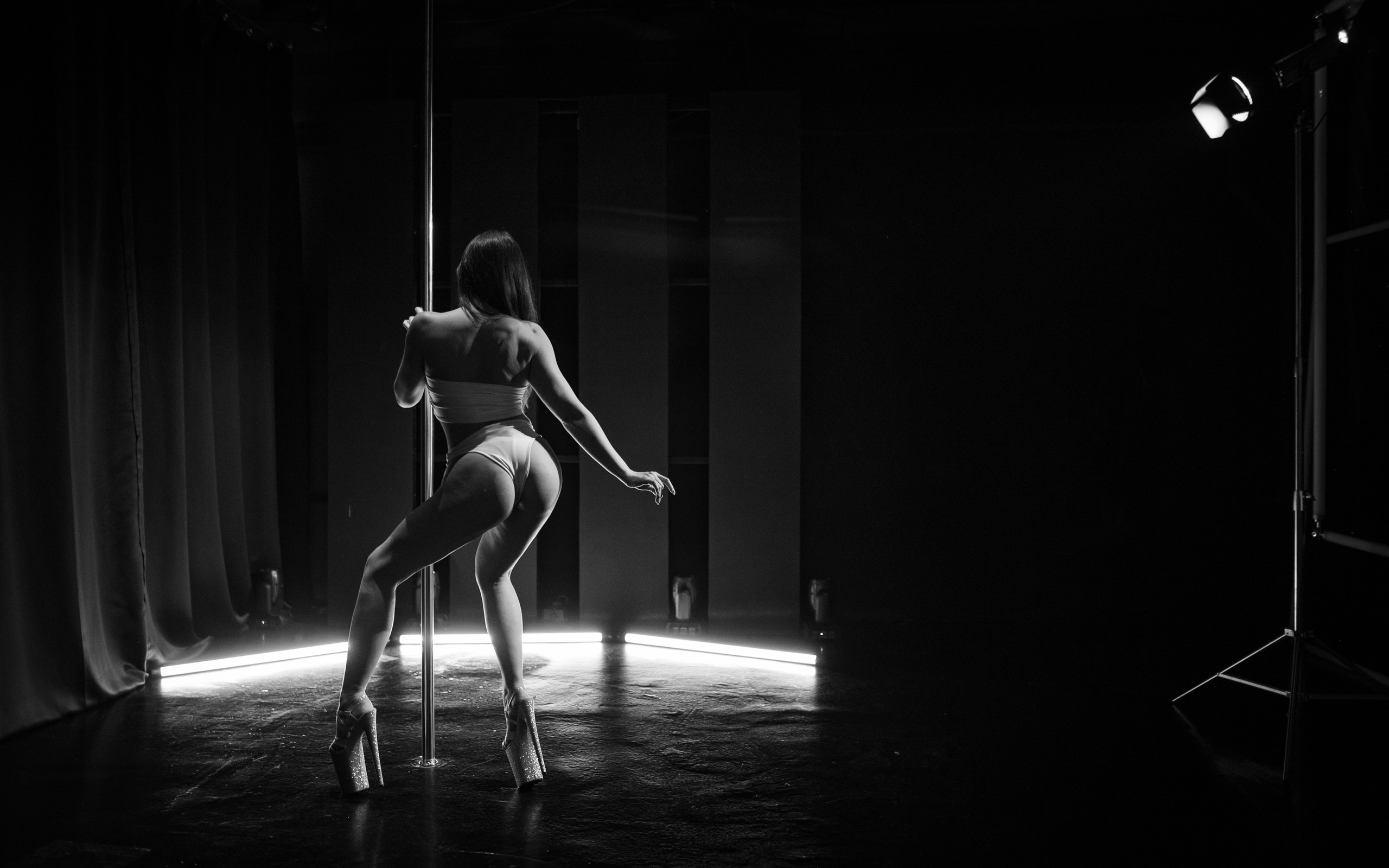 Pole dance. Oborin Sergey — портретный и свадебный фотограф