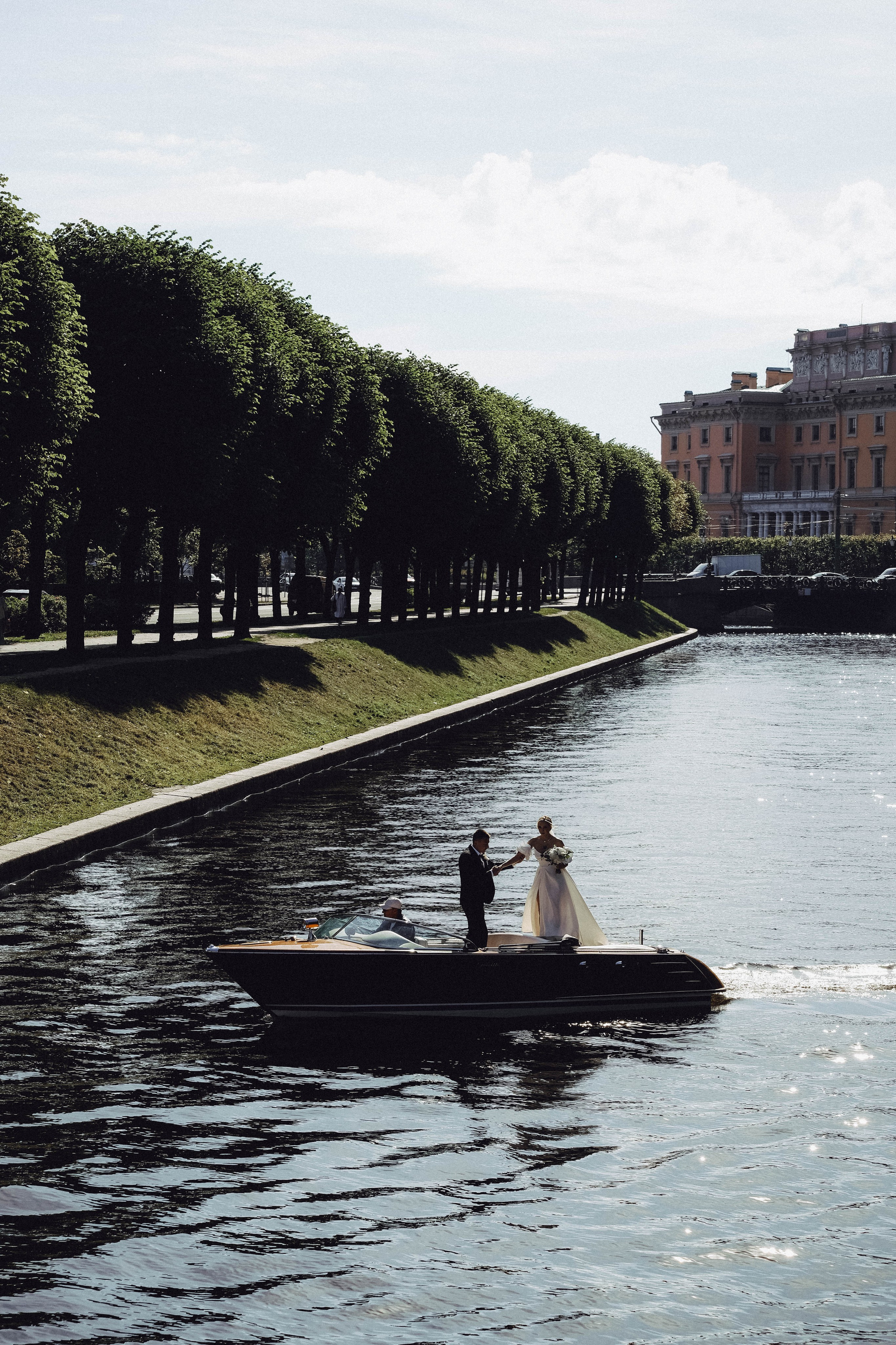 СВАДЕБГНАЯ ПРОГУЛКА ПО КАНАЛ САНКТ-ПЕТЕРБУРГА НА КАТЕРЕ. Профессиональный фотограф, Санкт-Петербург — Виктория Богомолова