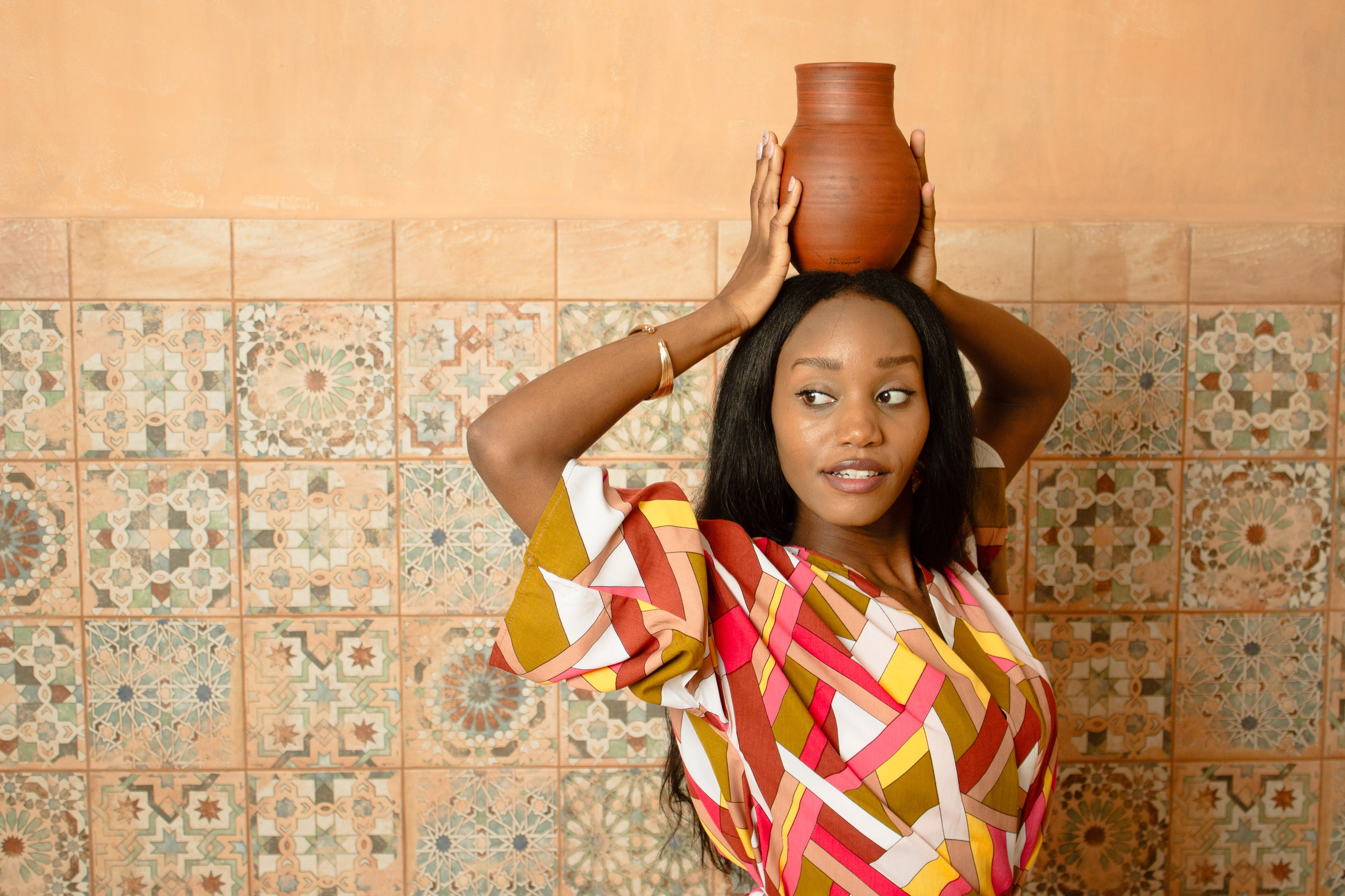 African style portrait, Morocco, studio photos, woman portrait, портрет девушки в фотостудии, студийная съемка, фотограф Соня с Земли, студийная фотосессия в Москве, женский портрет, портрет в студии с мягким светом, профессиональная студийная съемка, Марокко, африканский стиль, этно, этнический, этническая, бохо, ethno, ethnic, boho, Африка, Africa, professional studio photoshoot