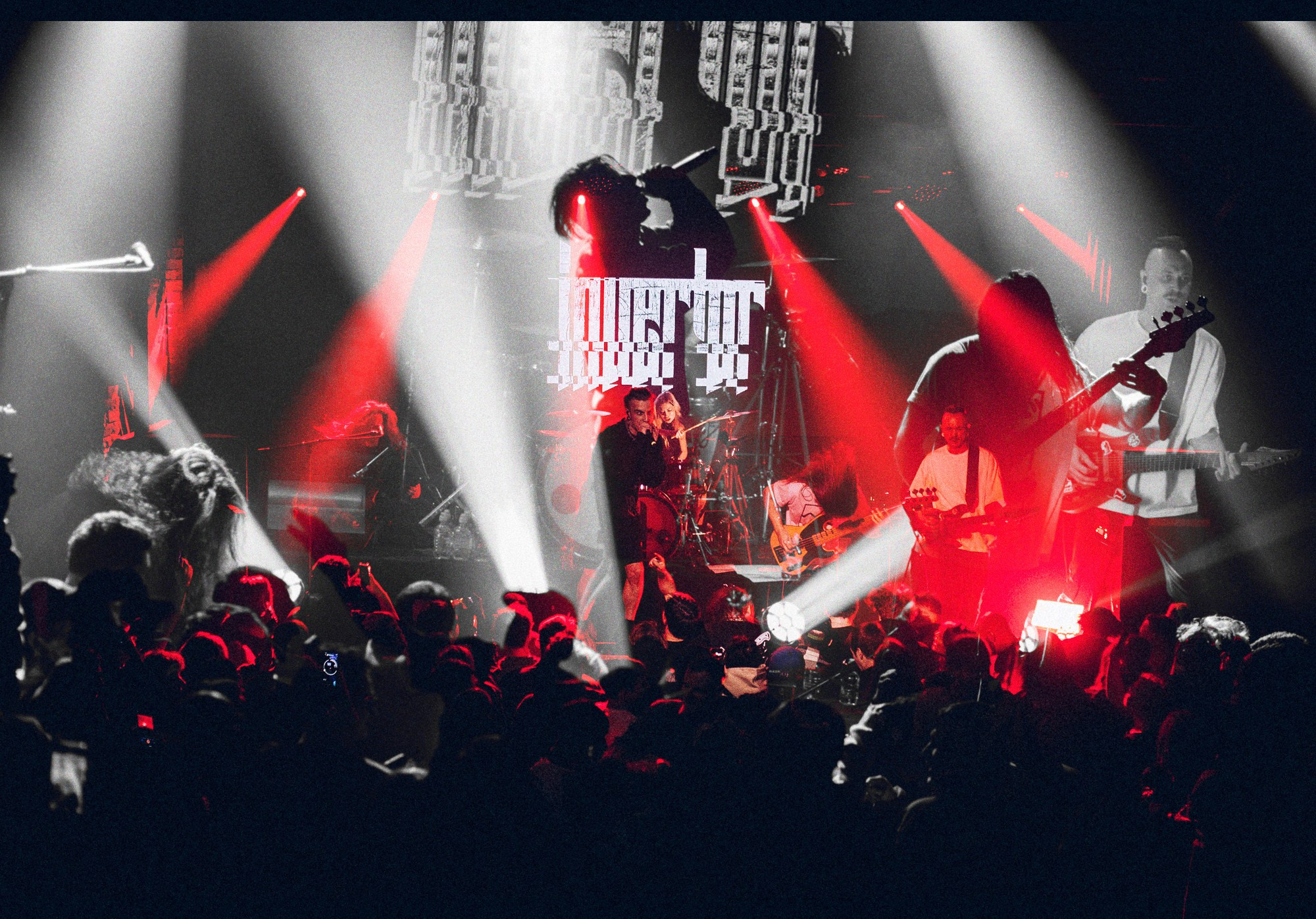 Anndorphine — концернтые фотографии