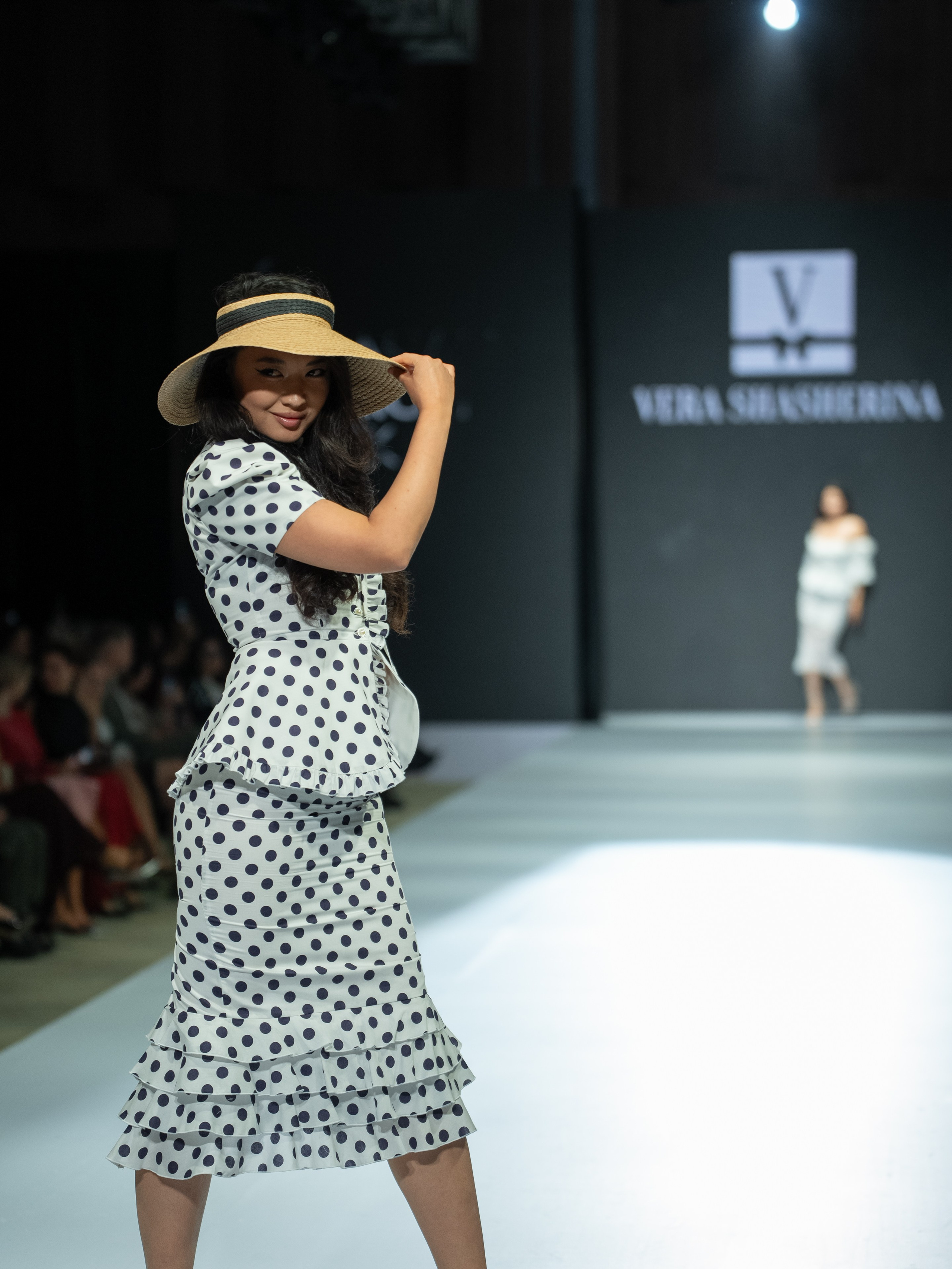EURASIAN FASHION WEEK Vera Shasherina. Сайт Алматинского НЮ АРТ, будуар и фэшн фотографа Дениса Карпенко