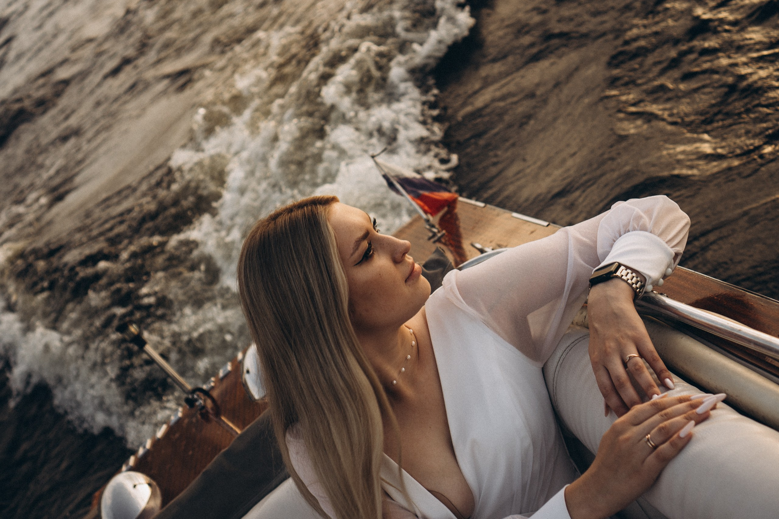 СВАДЕНБНАЯ СЬЕМКА НА КАТЕРЕ ПО КАНАЛАМ САНКТ-ПЕТЕРБУРГА И В АКВАТОРИИ НЕВЫ. Профессиональный фотограф, Санкт-Петербург — Виктория Богомолова