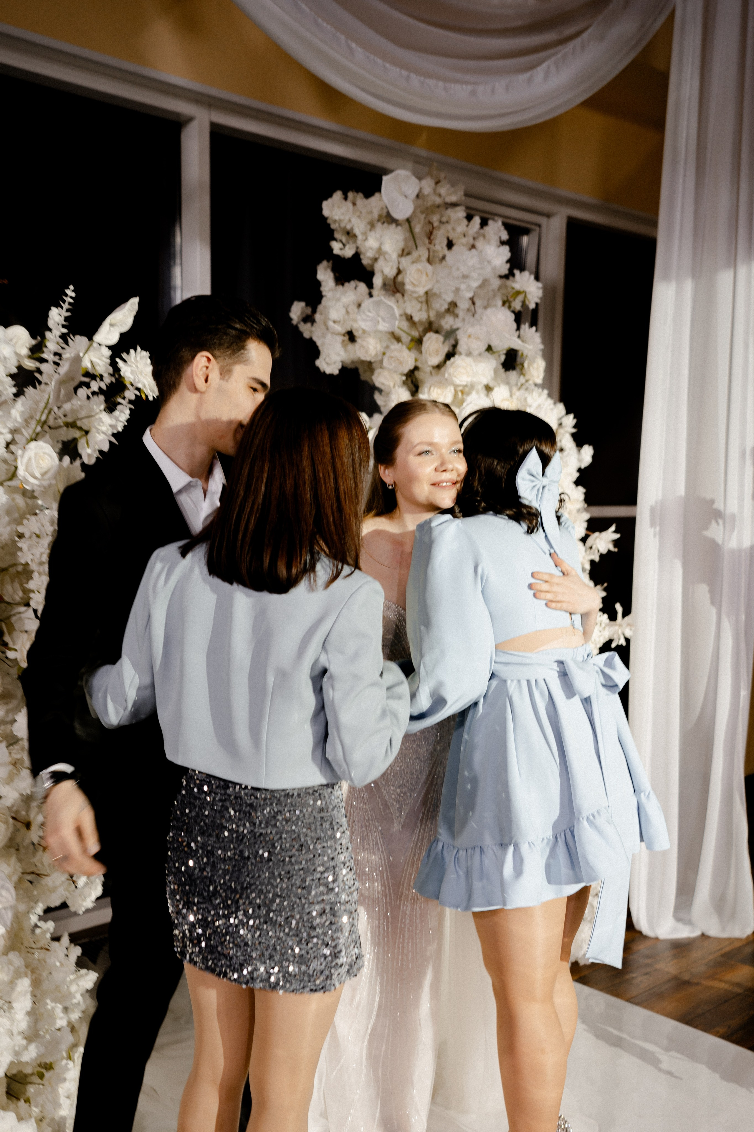 СВАДЕБНАЯ СЬЕМКА СБОРОВ В ОТЕЛЕ И ВЫЕЗД НА ЦЕРЕМОНИЮ (СНЯТО В СИБИРЕ В НИЖНЕВАРТОВСКЕ). Профессиональный фотограф, Санкт-Петербург — Виктория Богомолова