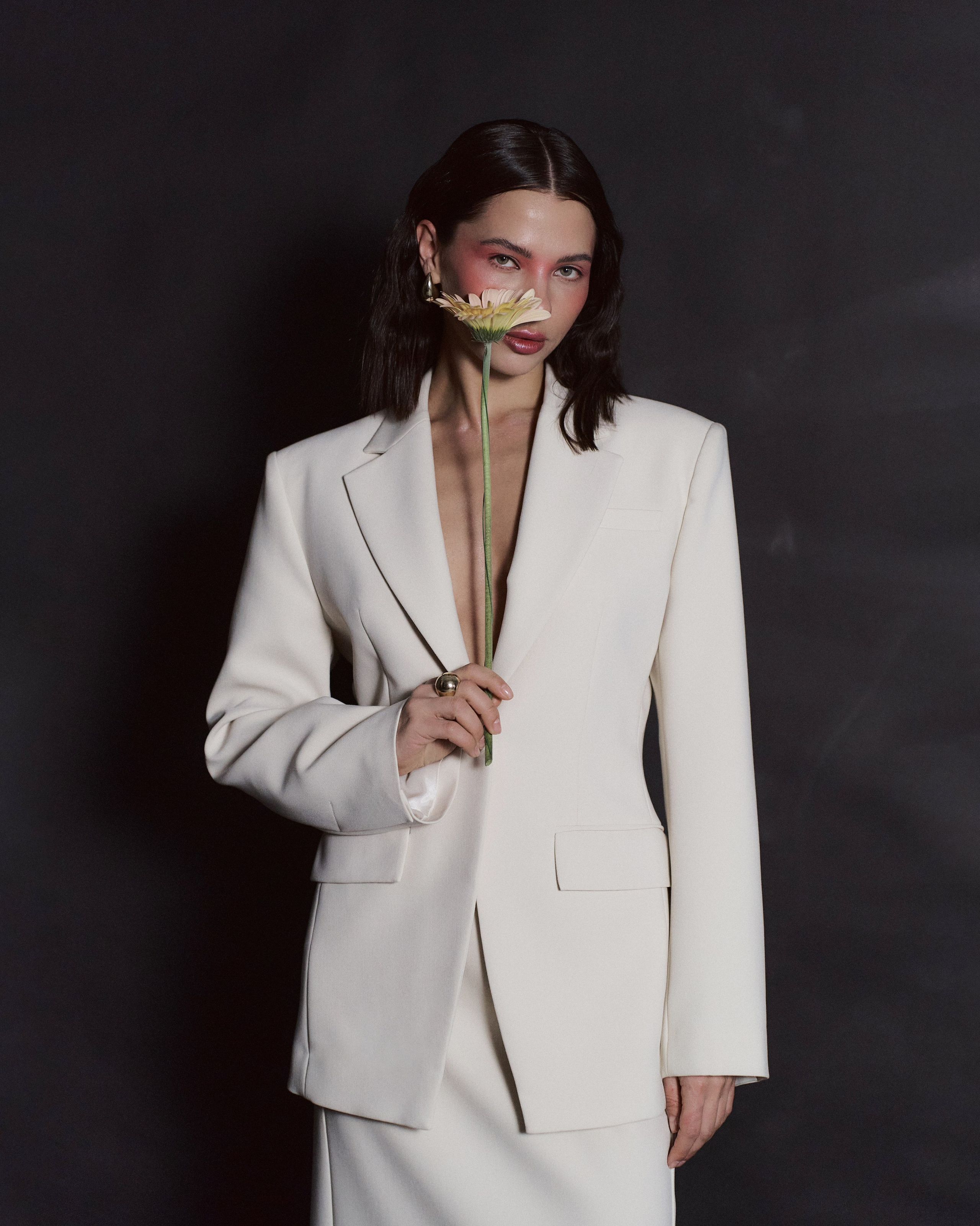 «Earth laughs in flowers.» @_moyami. Стилист Александра Шеремет