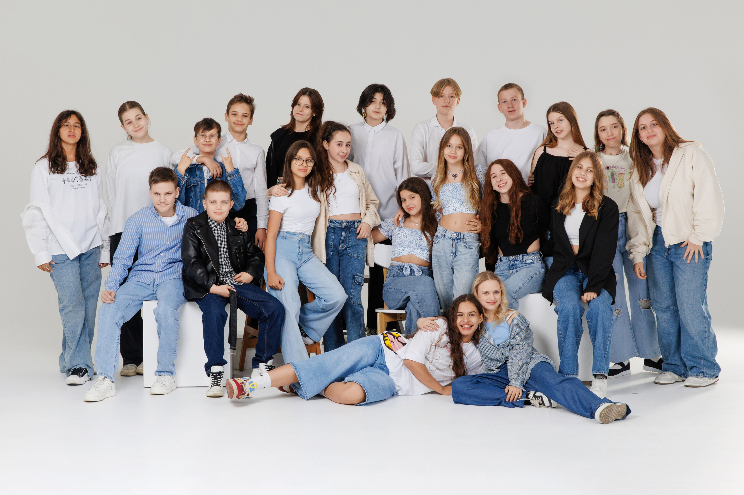 ДЛЯ 1-4 КЛАССОВ. Выпускные альбомы в Москве FOTOVMESTE