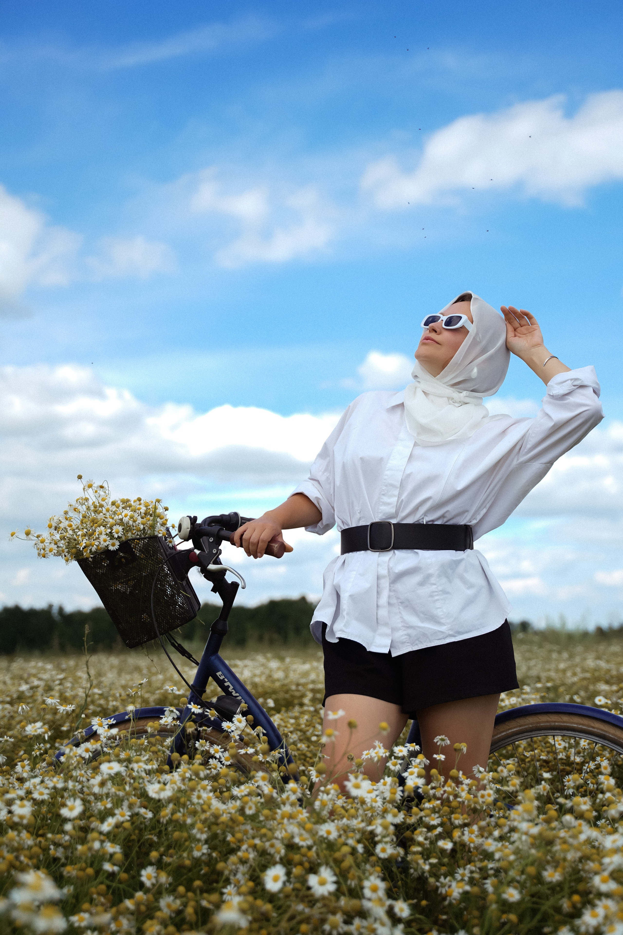 Таня в ромашках