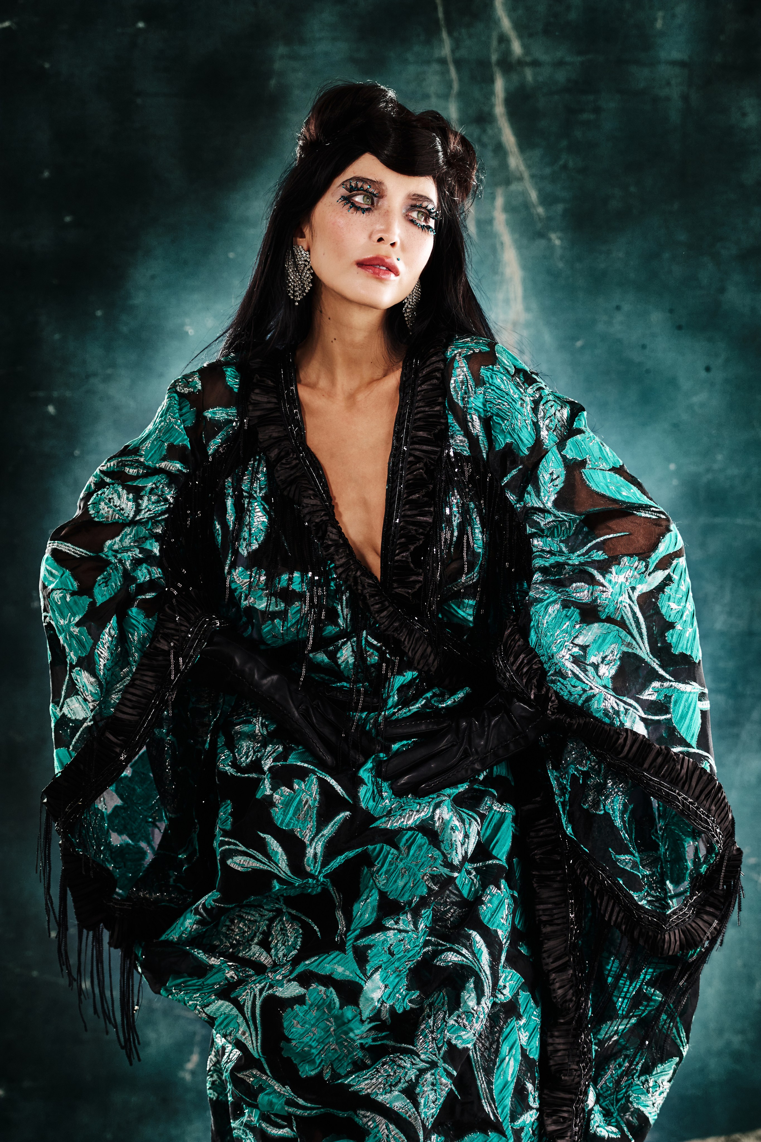 DARINA ERVIN x RUSSIAN BRANDS. TUTSARKIS — Art Director | Stylist | Photographer