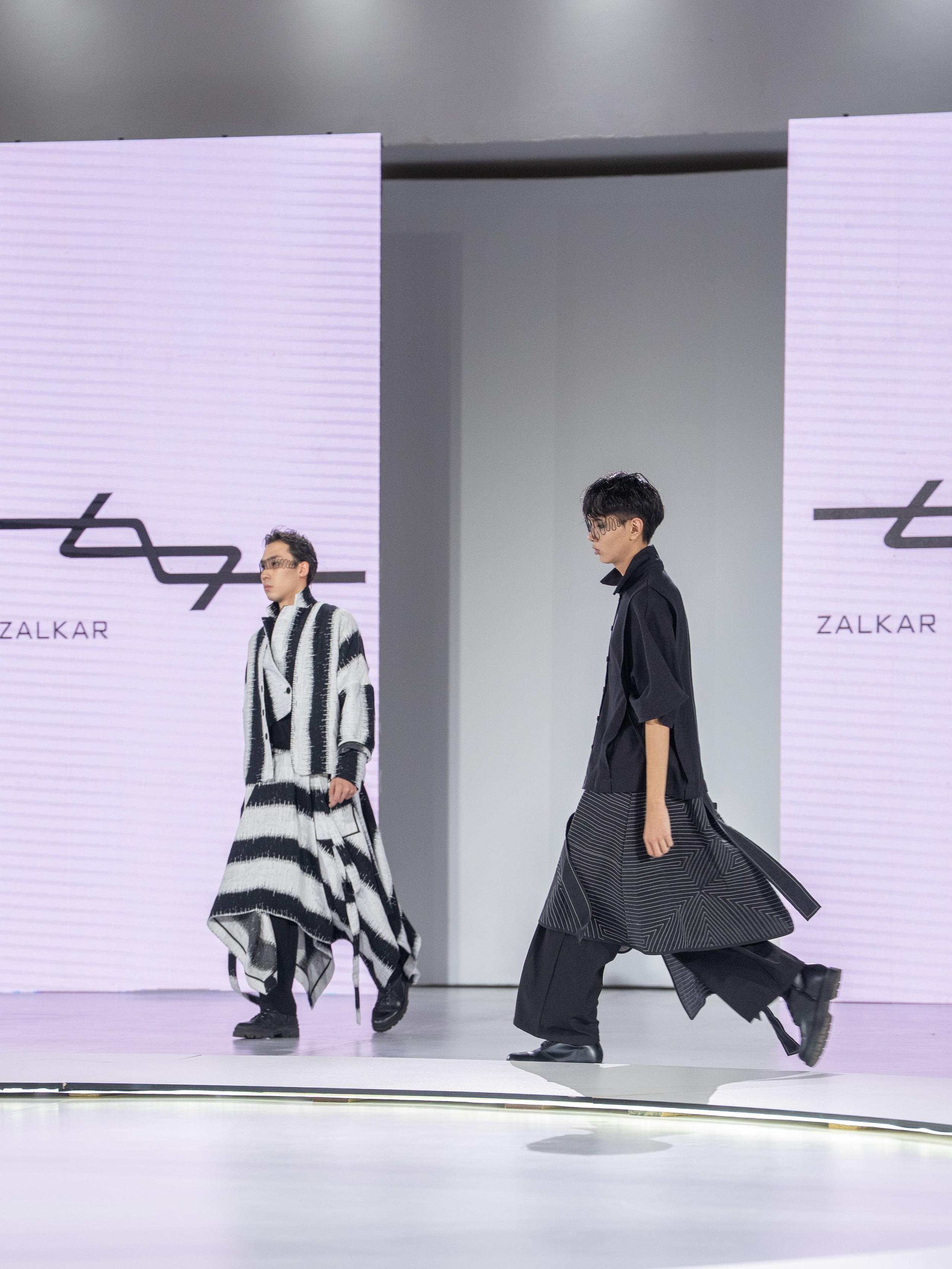 Дизайнер Zalkar. Сайт Алматинского НЮ АРТ, будуар и фэшн фотографа Дениса Карпенко